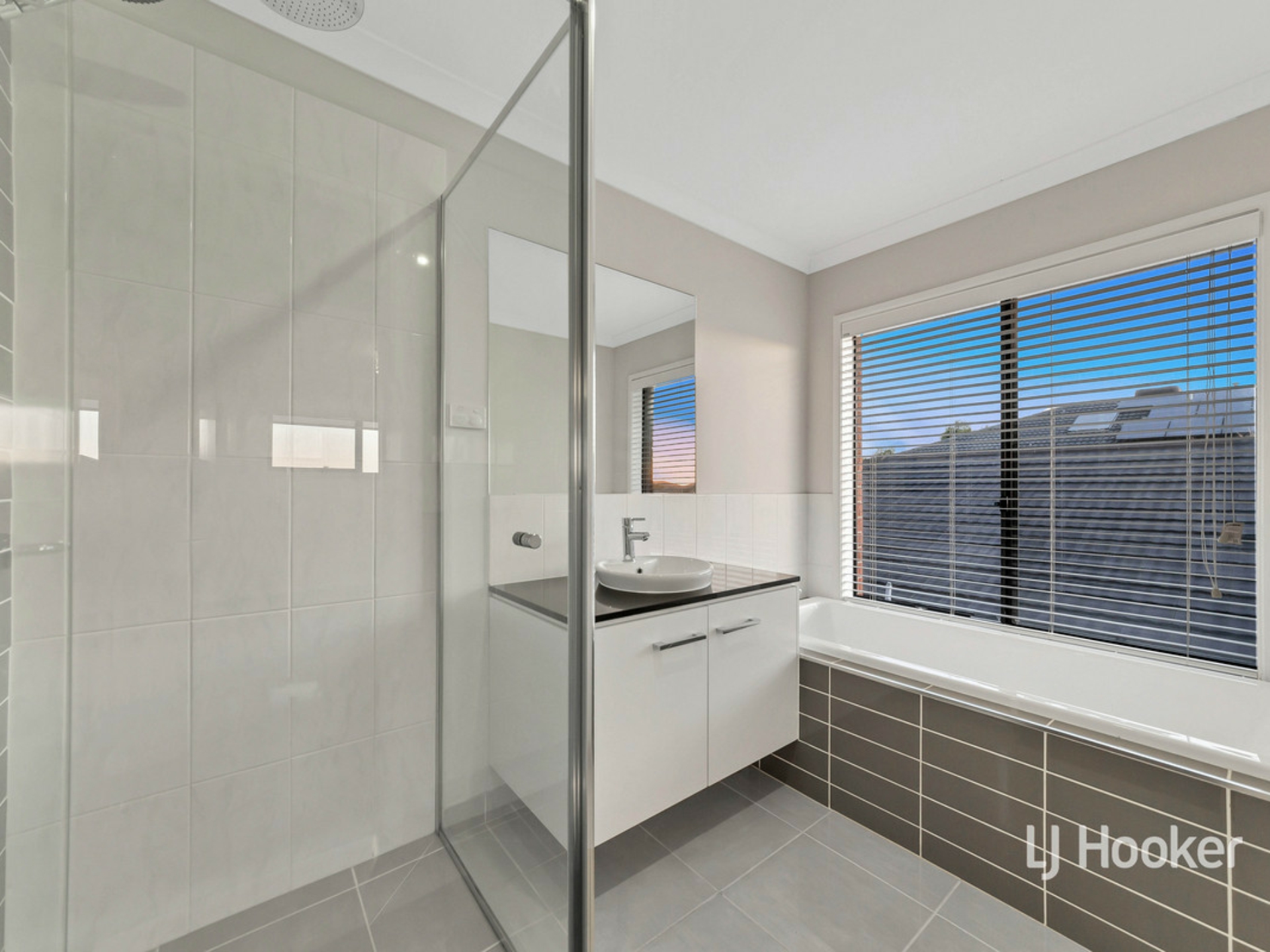 43 Stoneyfell Road, POINT COOK