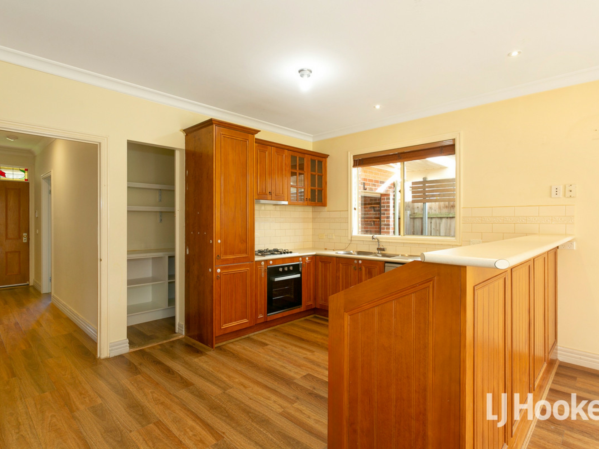 14 Creswick Drive, POINT COOK