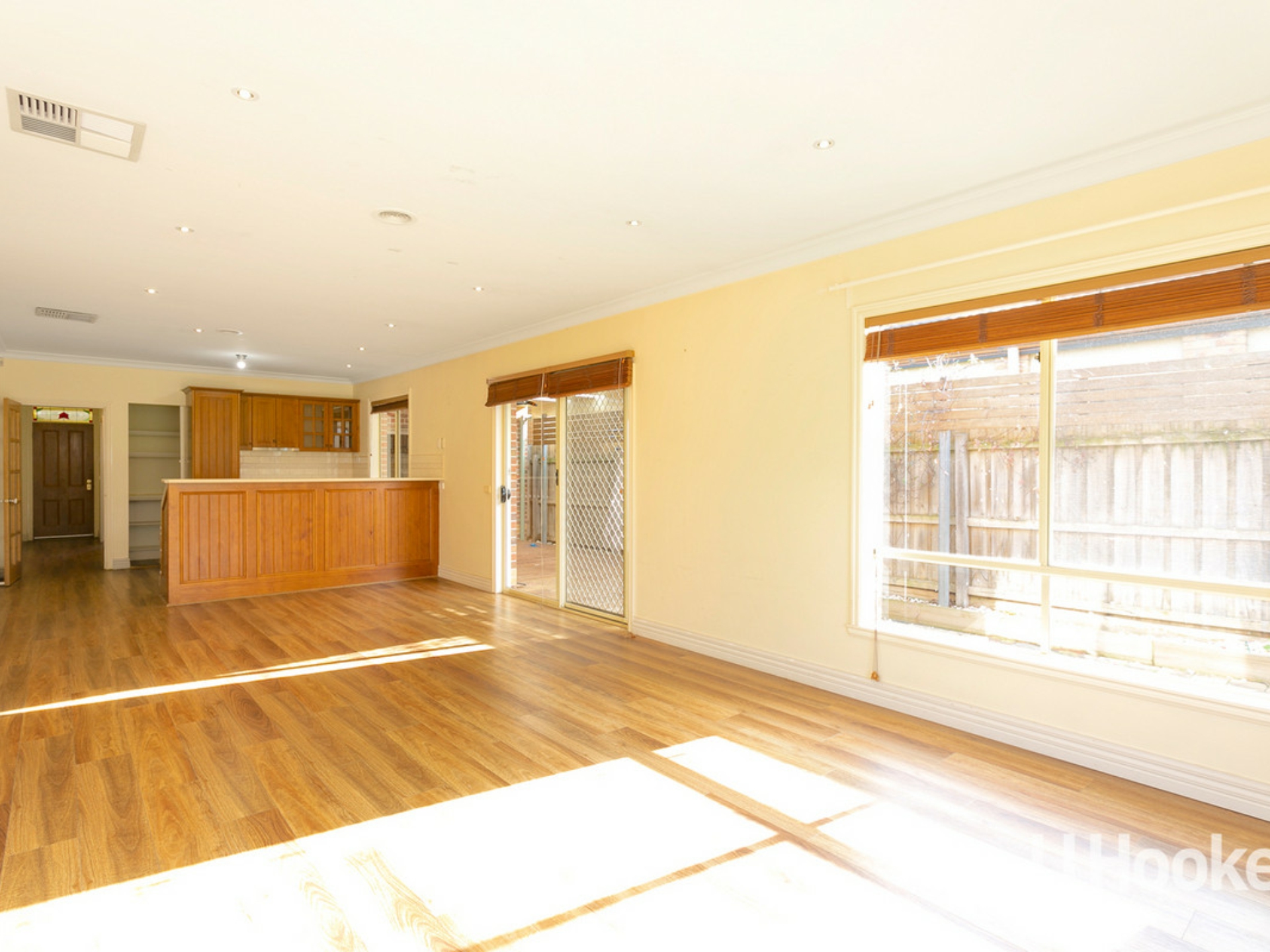 14 Creswick Drive, POINT COOK