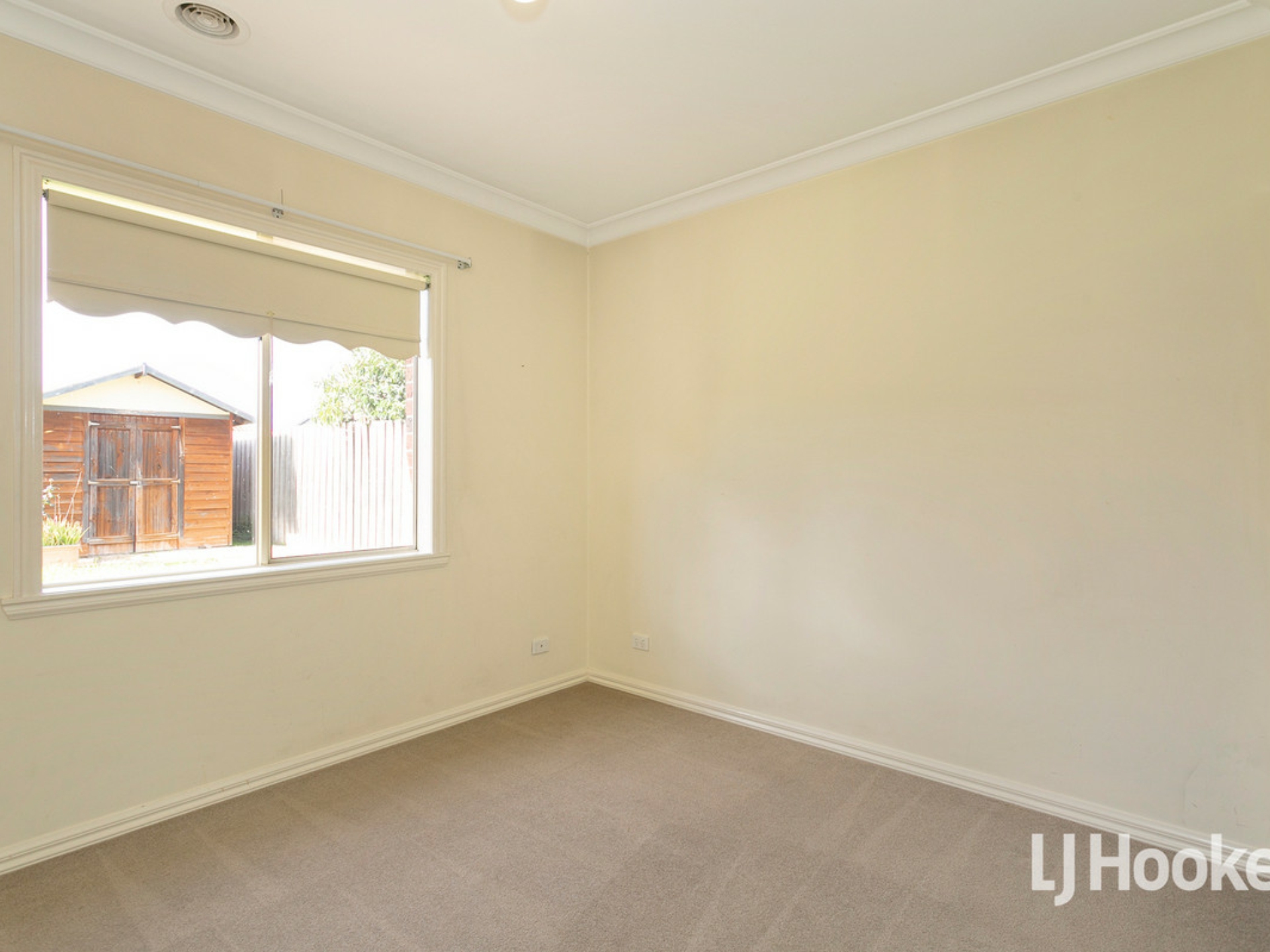 14 Creswick Drive, POINT COOK