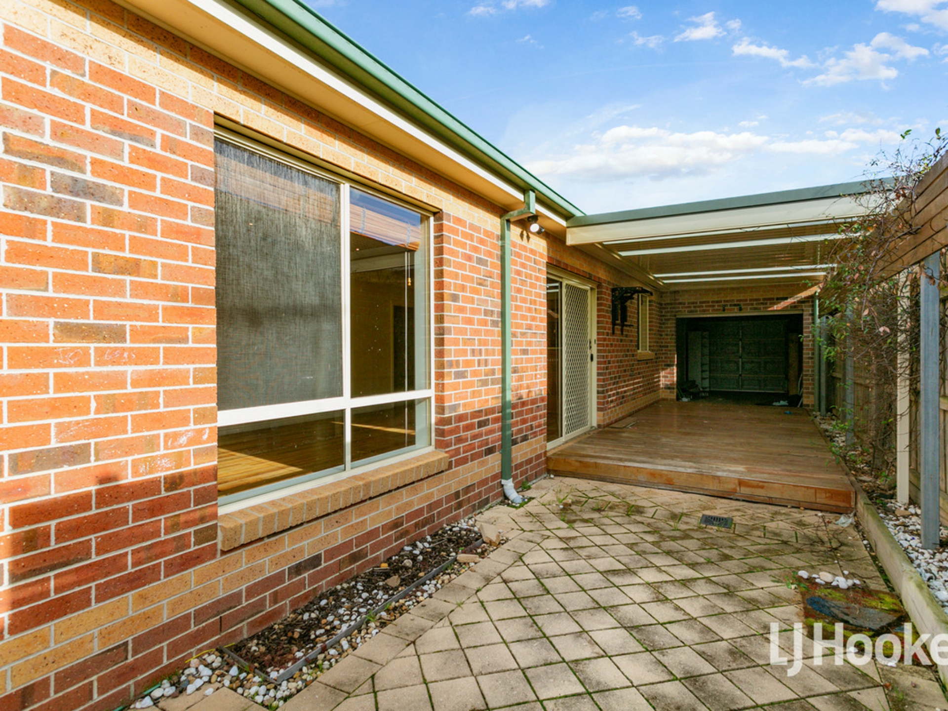 14 Creswick Drive, POINT COOK