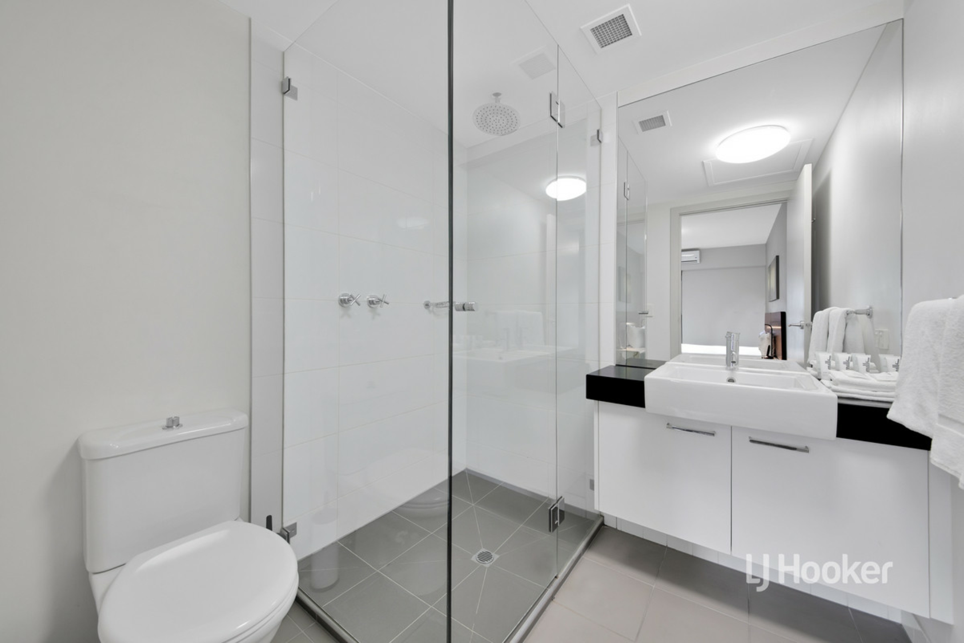 813/750 Bourke Street, DOCKLANDS