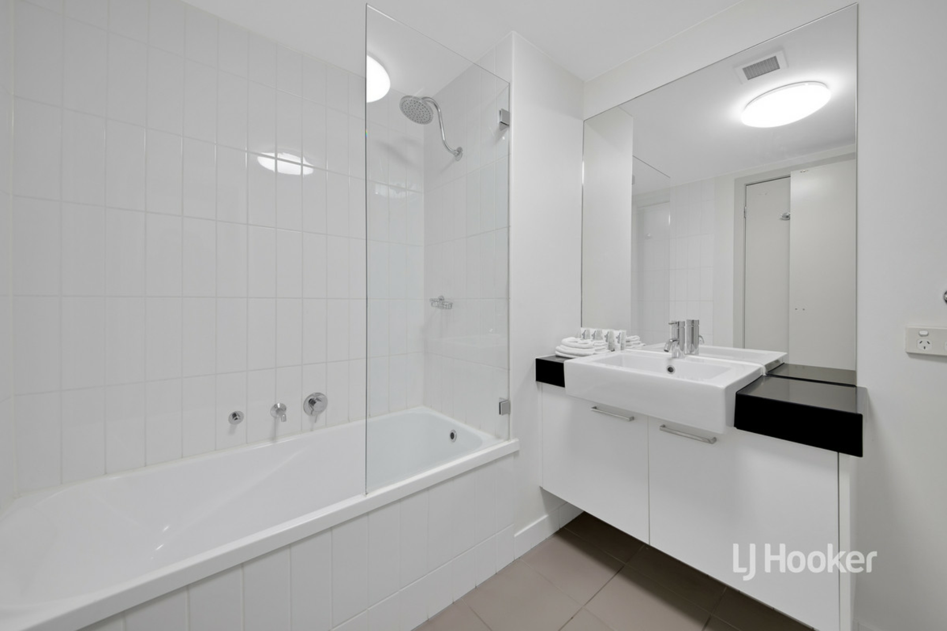 813/750 Bourke Street, DOCKLANDS