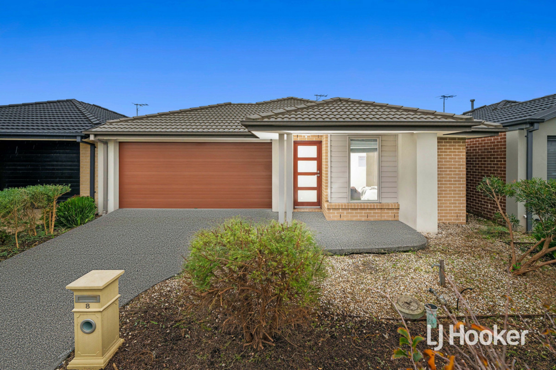 8 Jolimont Road, Point Cook