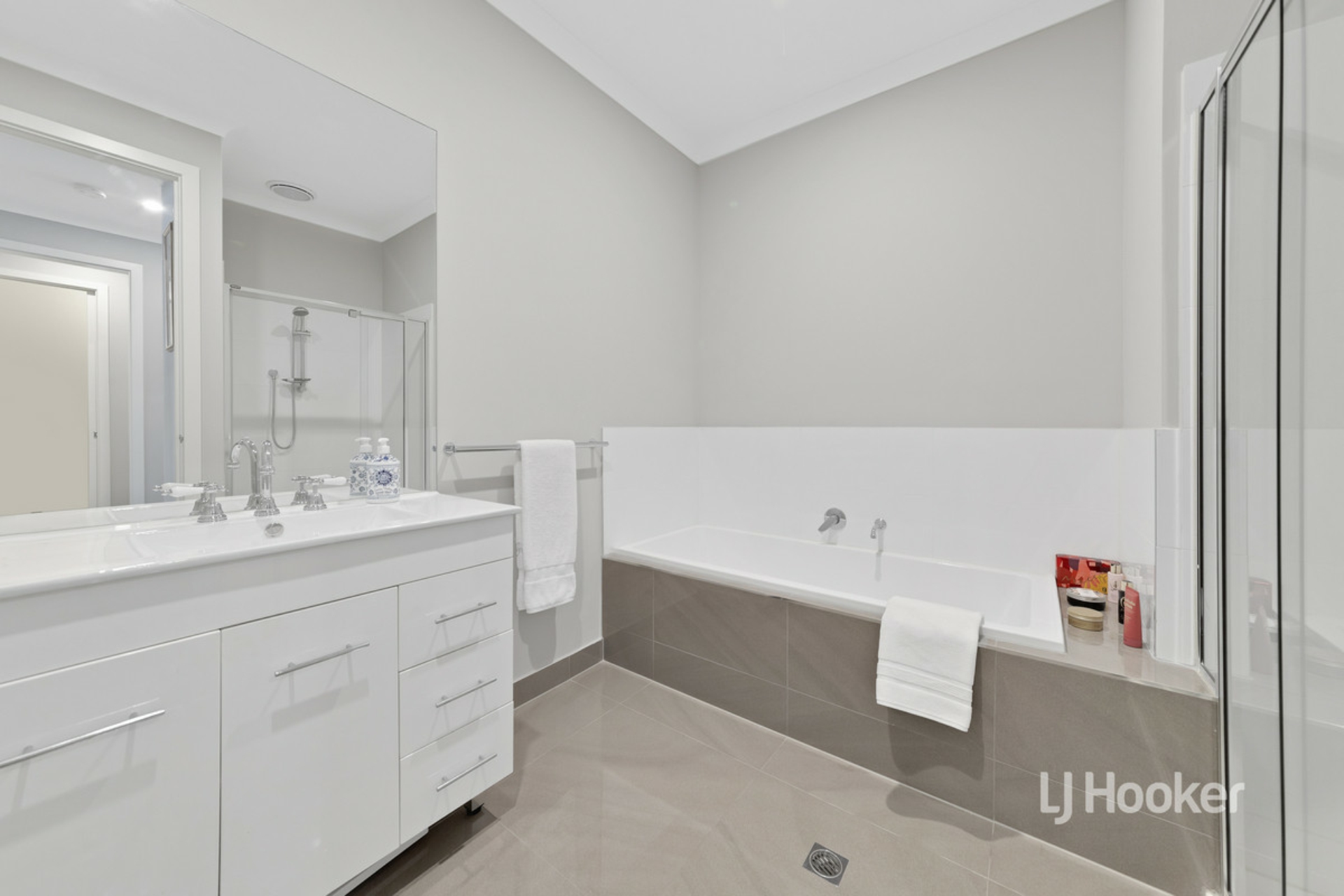 6/2 Crown Street, LAVERTON