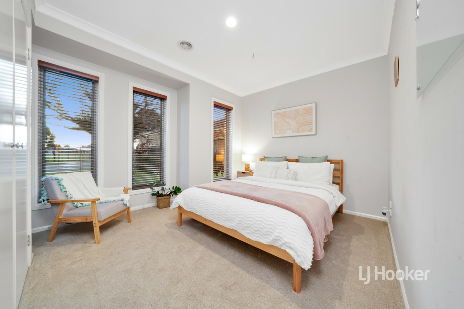 25 Peppertree Drive, POINT COOK