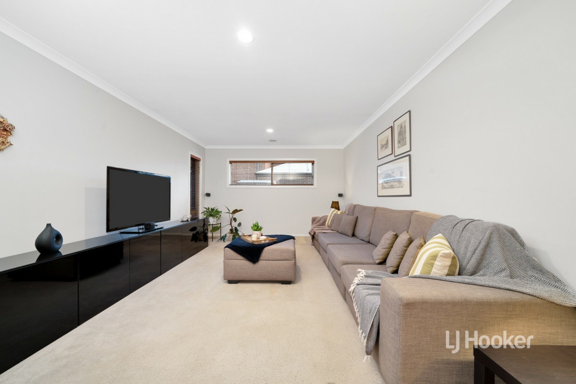 25 Peppertree Drive, POINT COOK