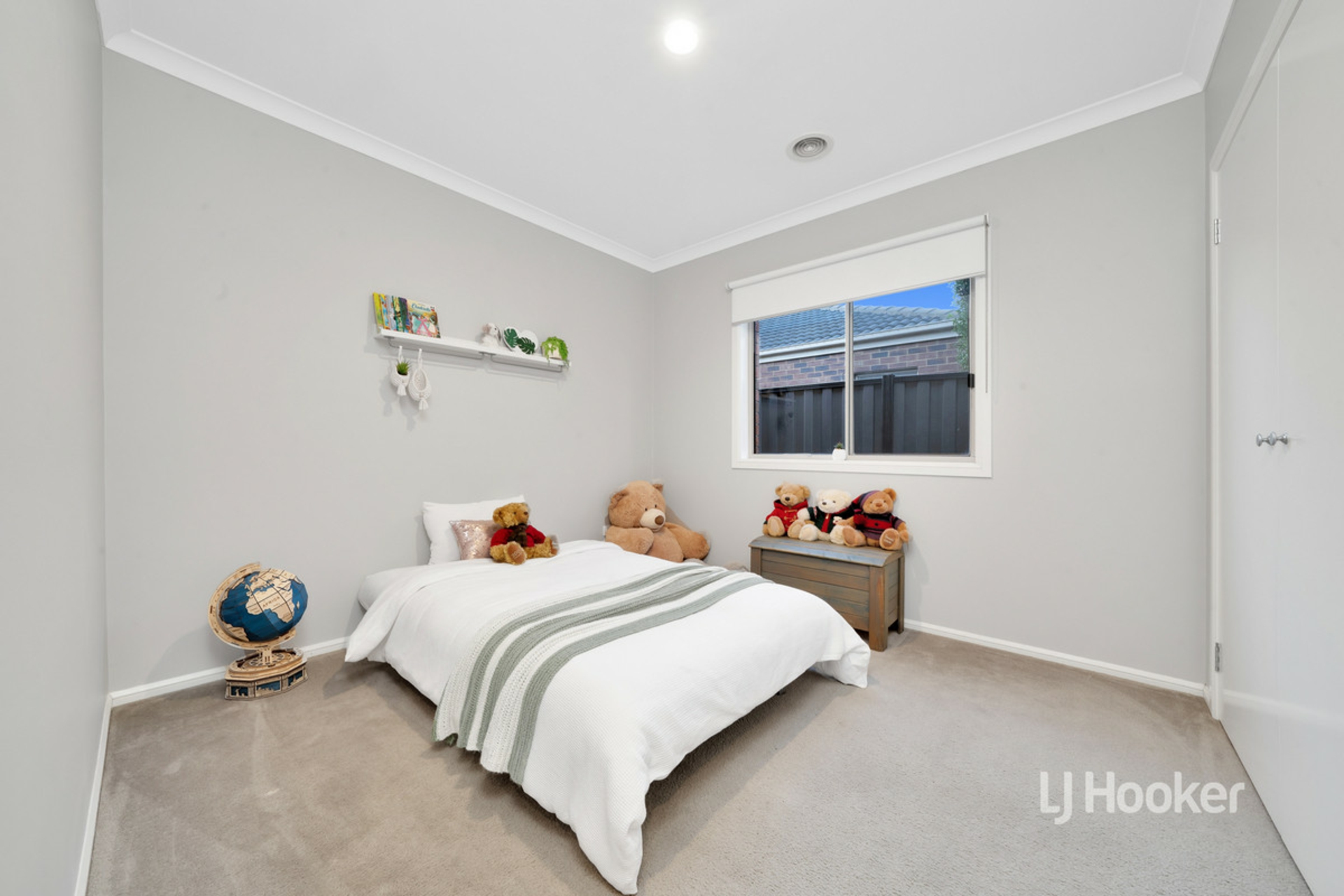 25 Peppertree Drive, POINT COOK