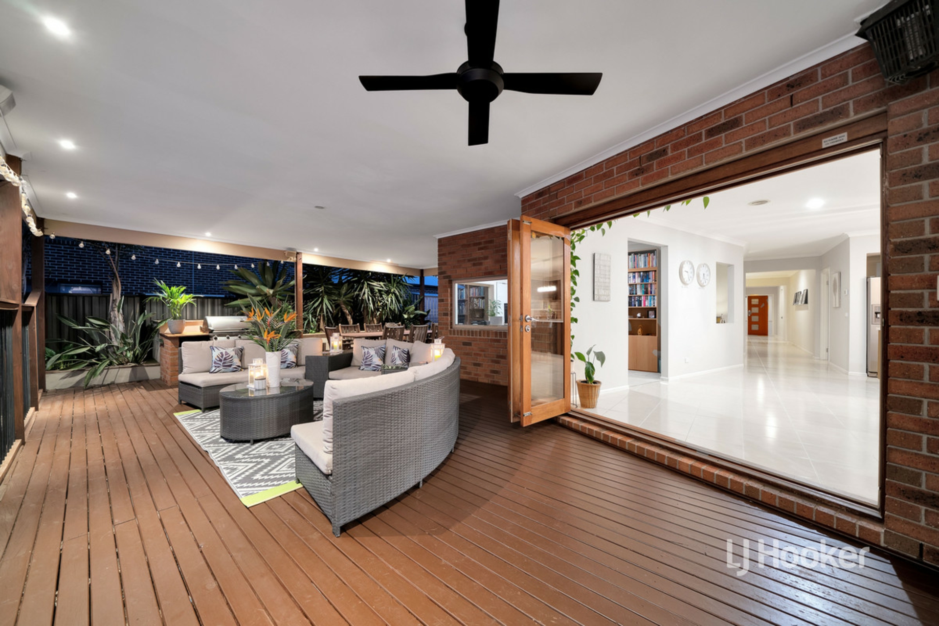 25 Peppertree Drive, POINT COOK