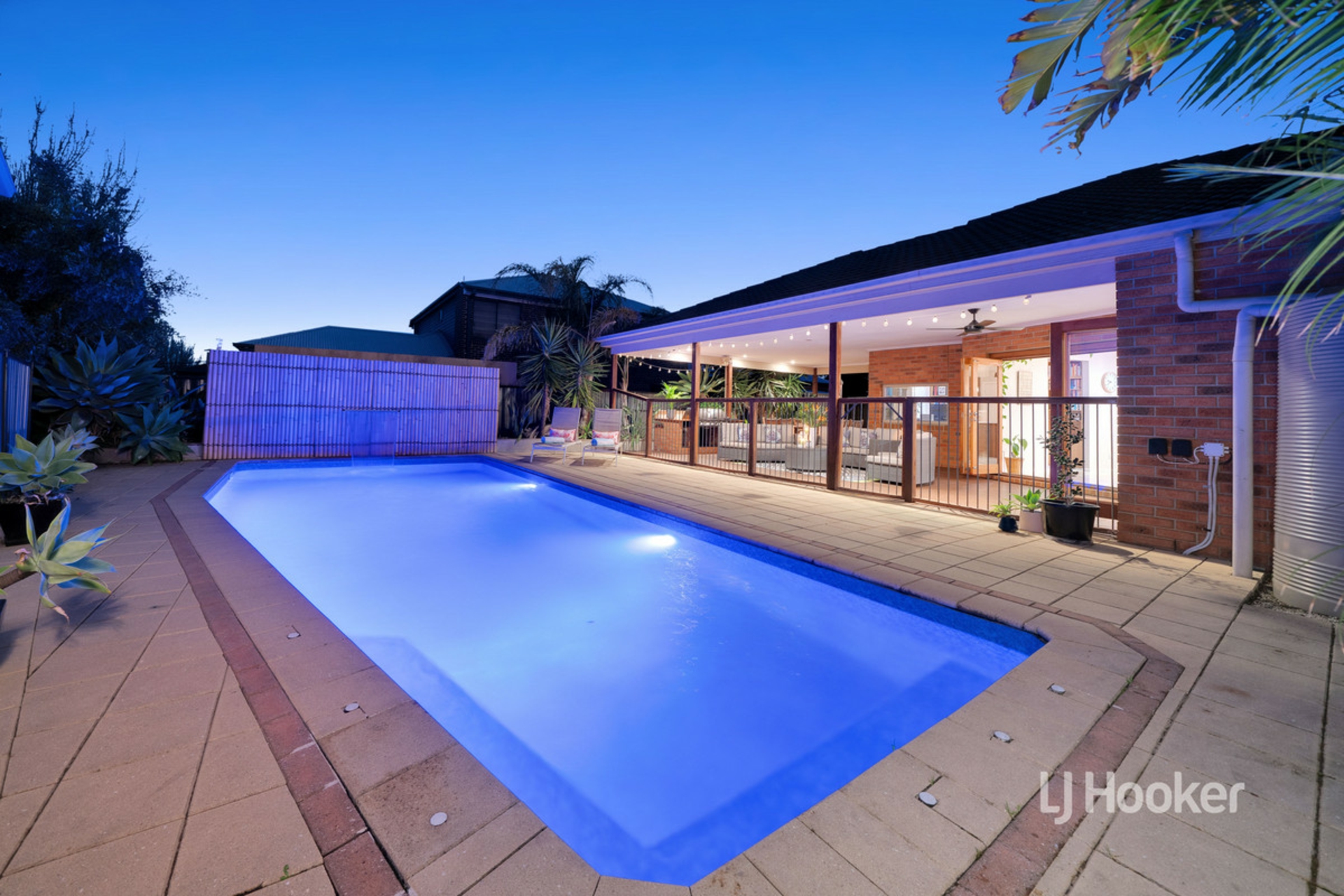 25 Peppertree Drive, POINT COOK