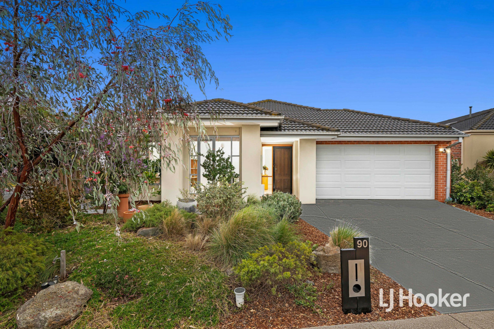 90 Fongeo Drive, POINT COOK