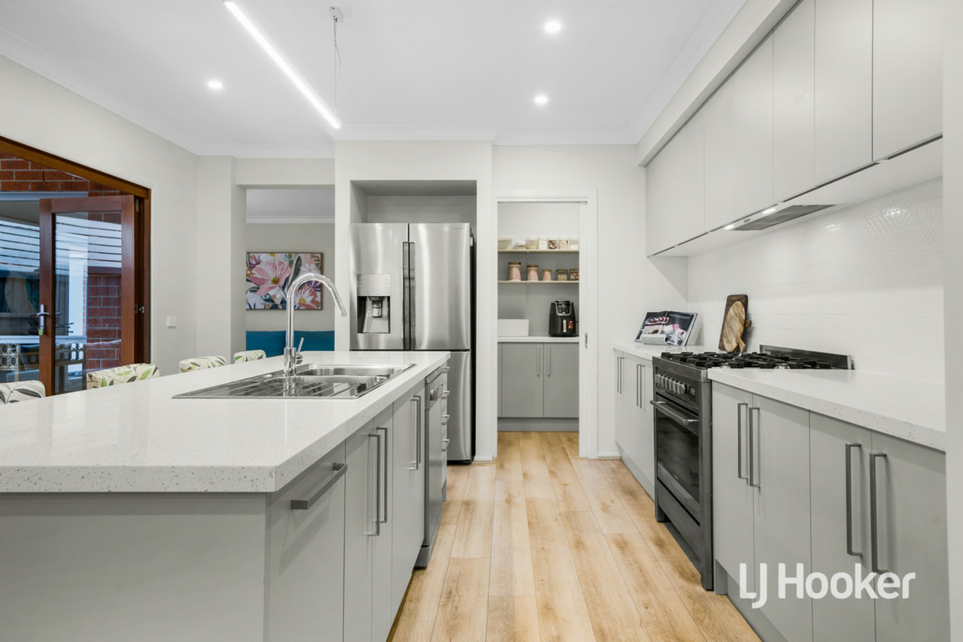 90 Fongeo Drive, POINT COOK