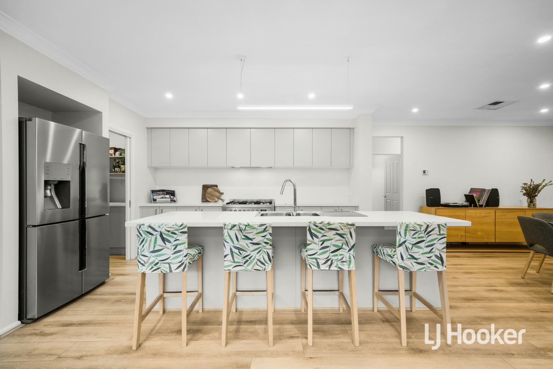 90 Fongeo Drive, POINT COOK