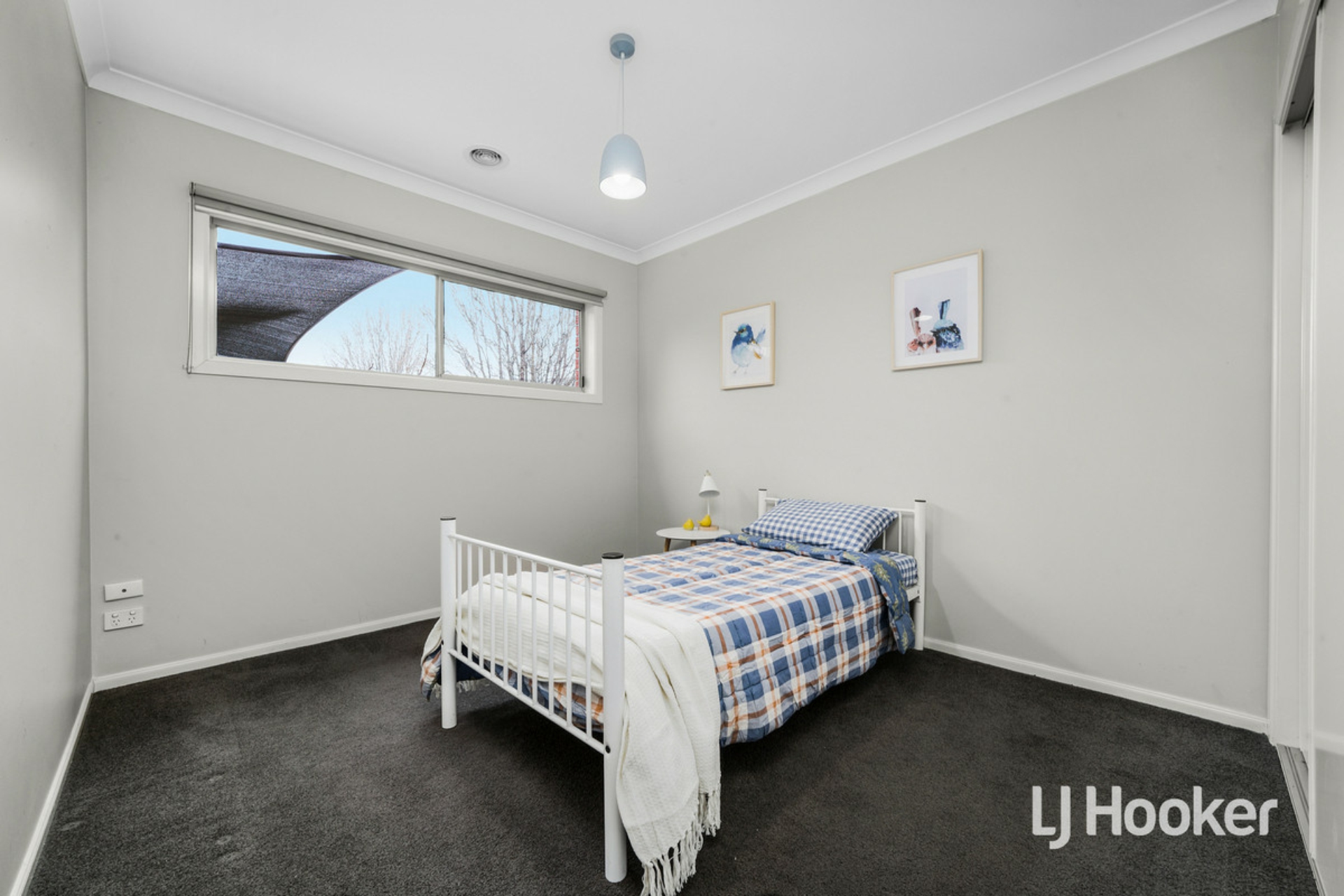 90 Fongeo Drive, POINT COOK