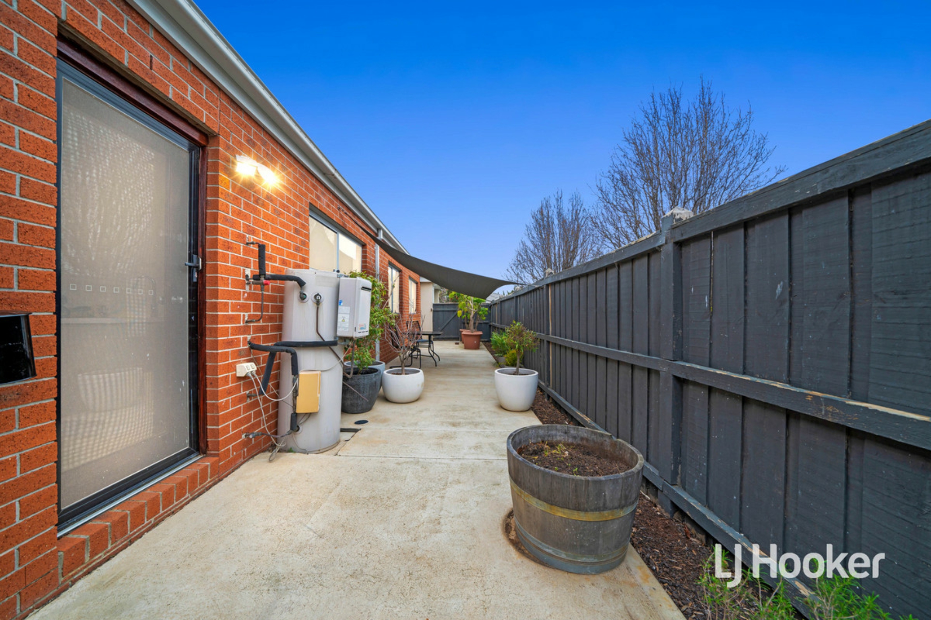 90 Fongeo Drive, POINT COOK
