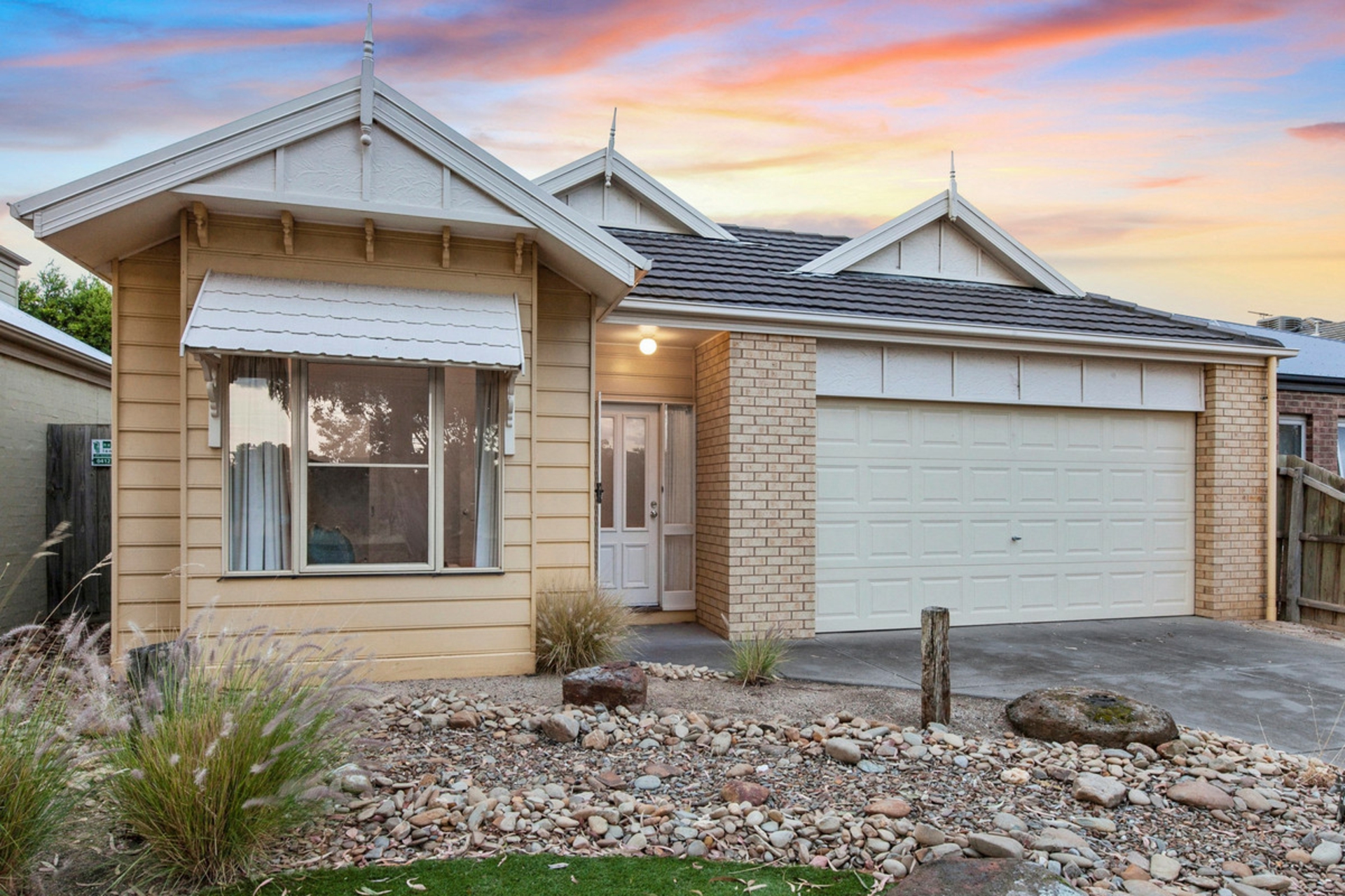 55 Dolphin Crescent, Point Cook