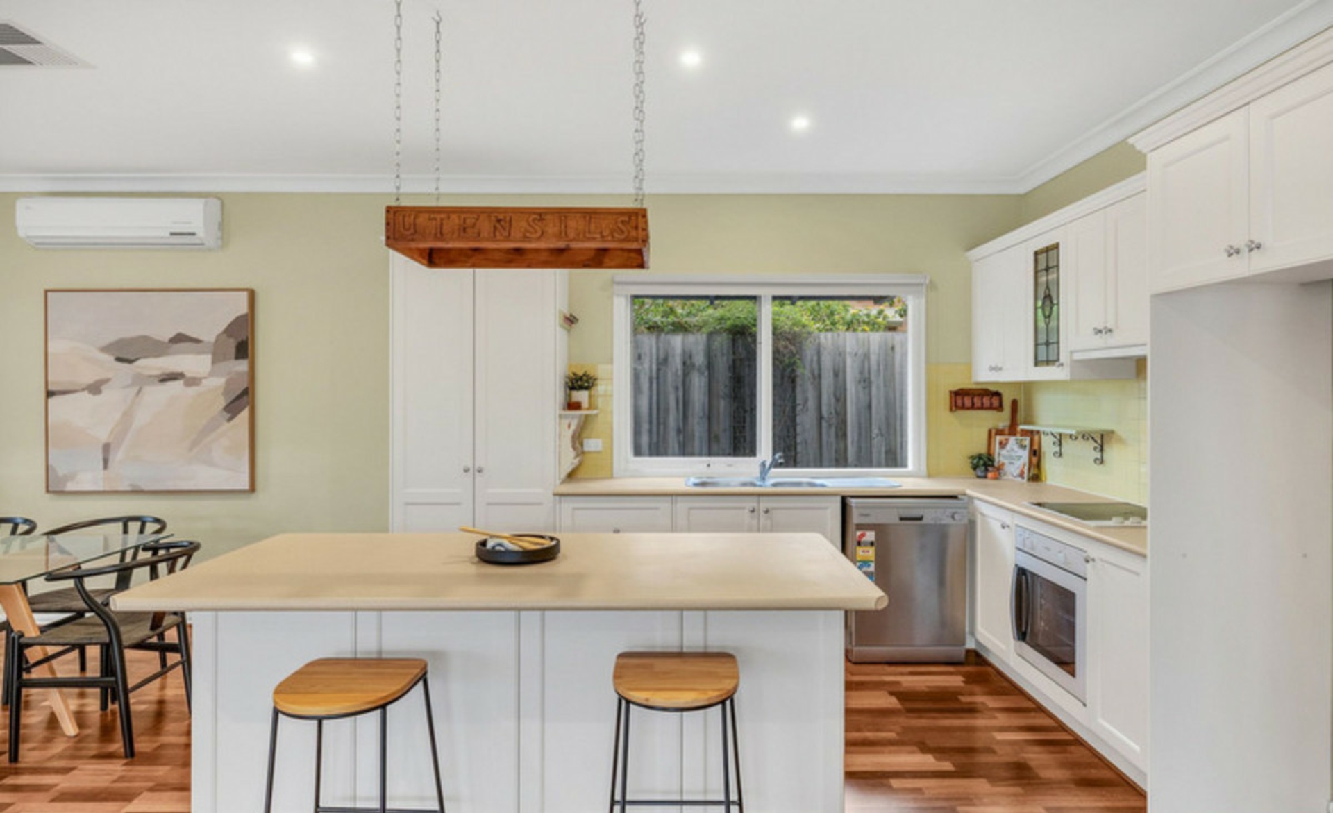 30 Beaumont Drive, POINT COOK