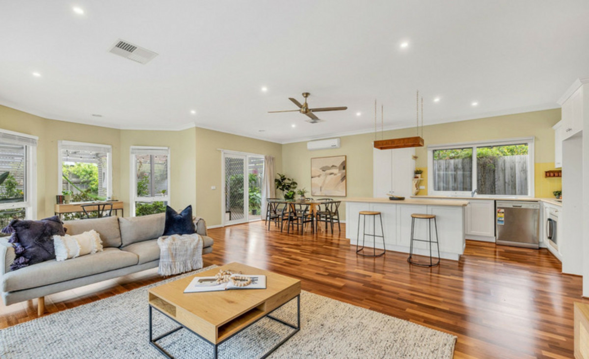 30 Beaumont Drive, POINT COOK