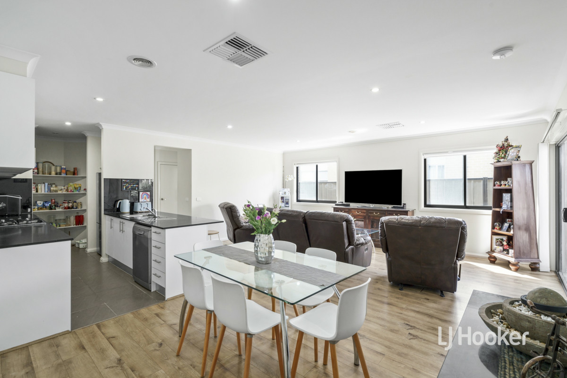 81 Terrene Terrace, Point Cook