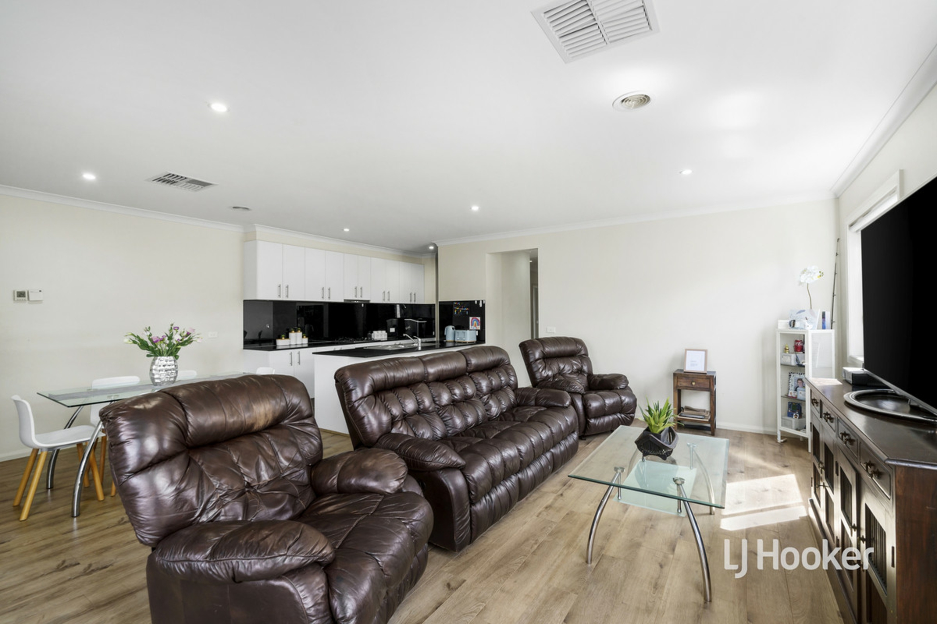 81 Terrene Terrace, Point Cook