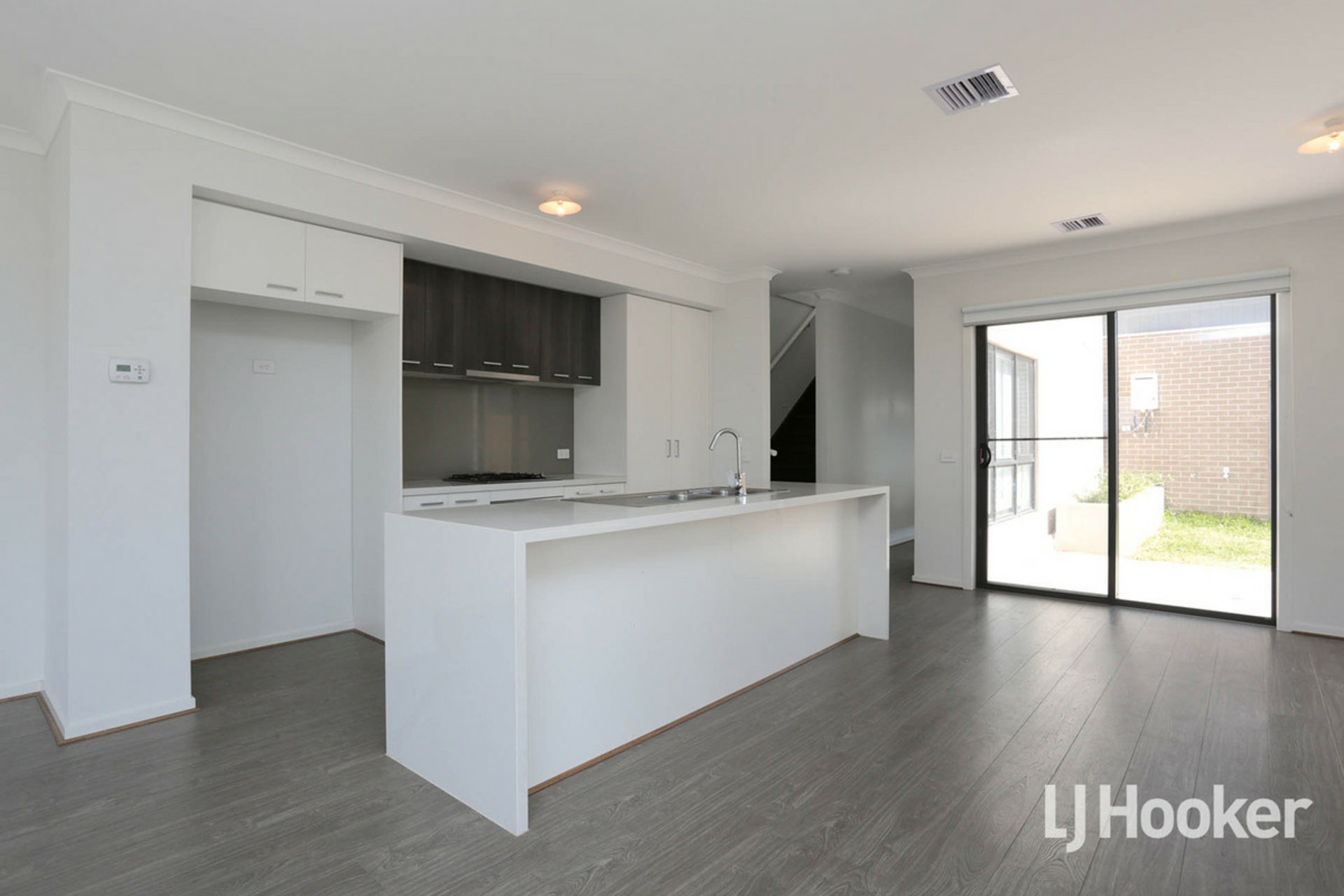 2 Sullivan Walk, POINT COOK