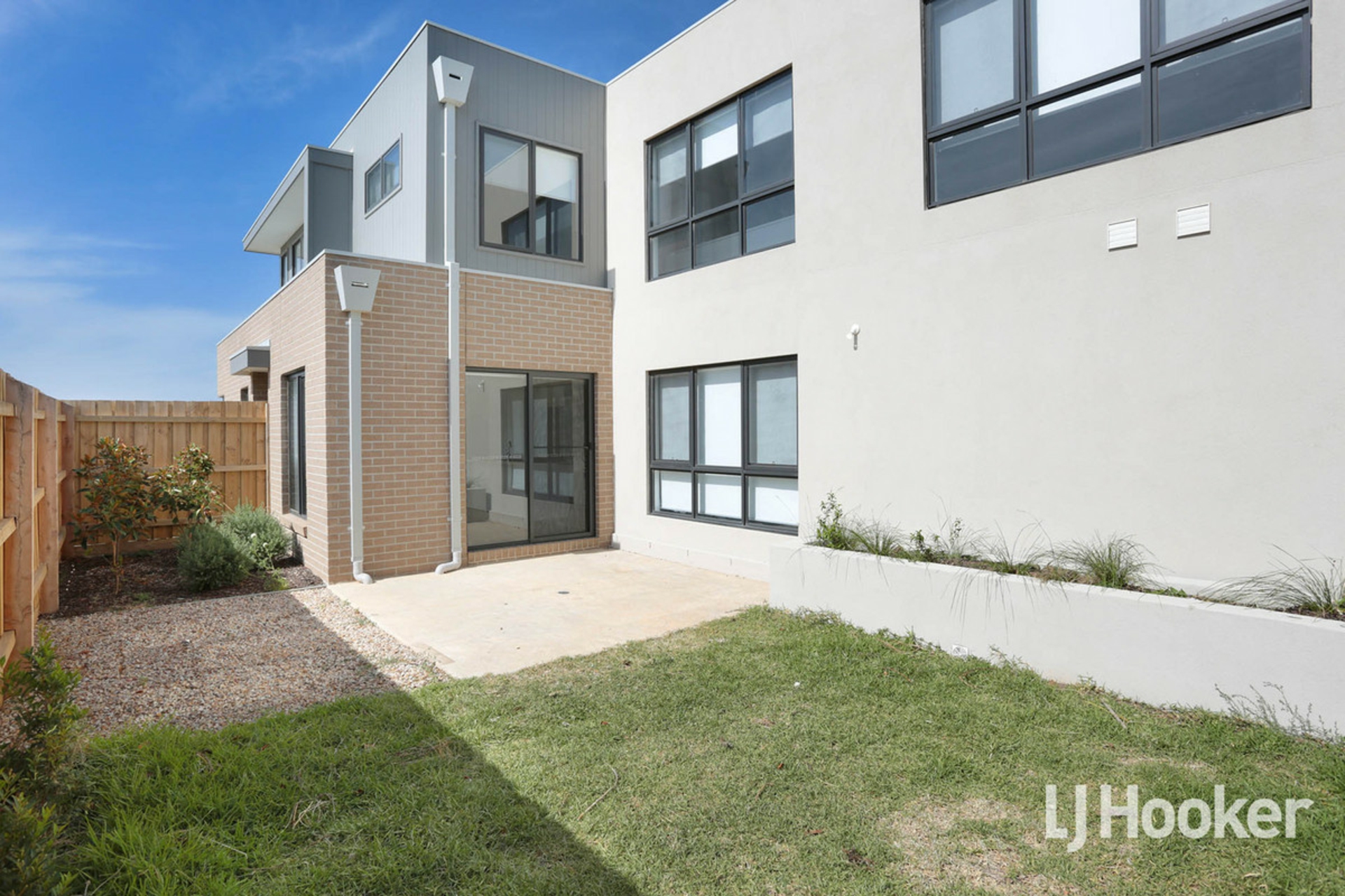 2 Sullivan Walk, POINT COOK