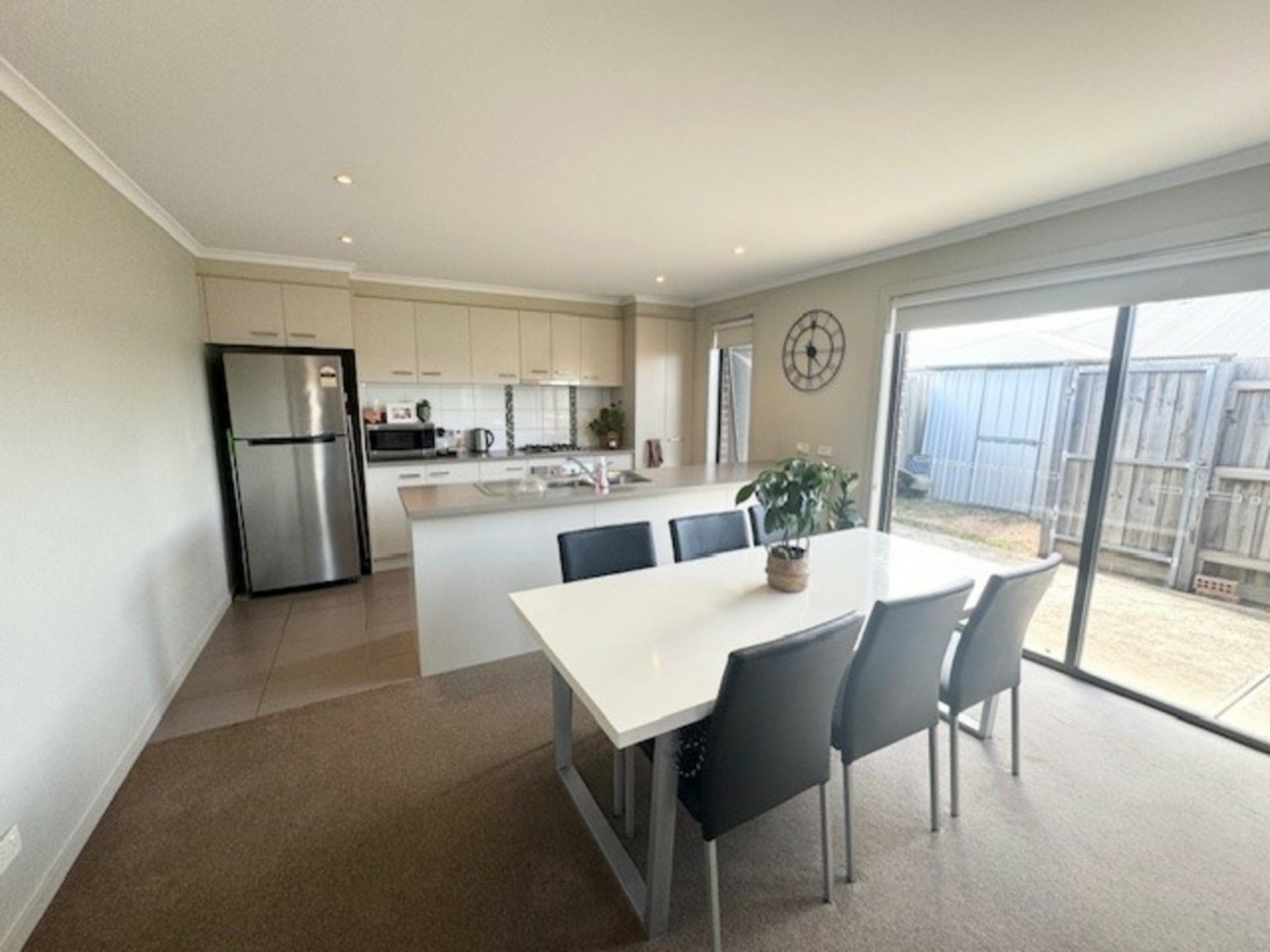 2/181 Riversdale Drive, TARNEIT