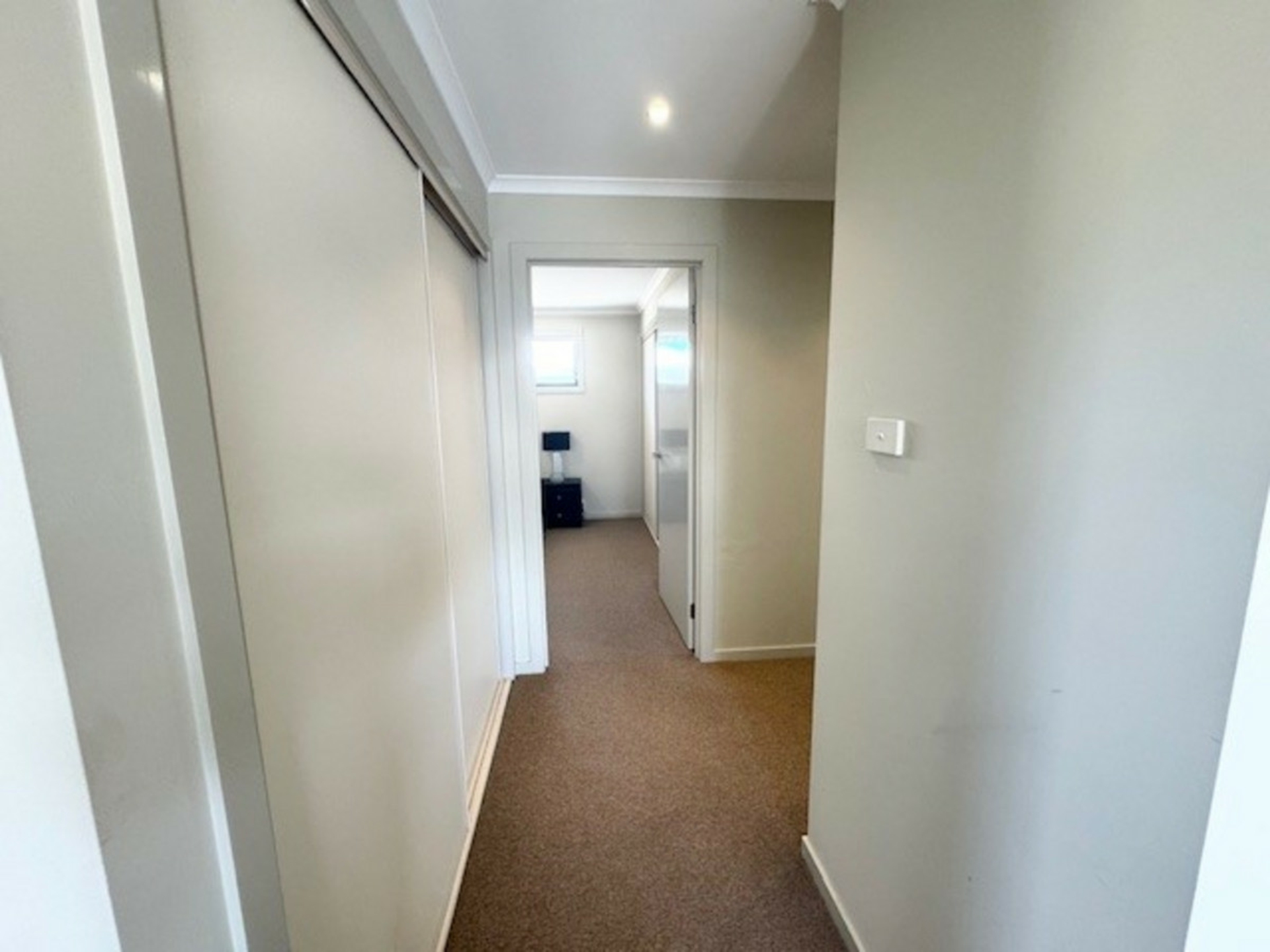 2/181 Riversdale Drive, TARNEIT