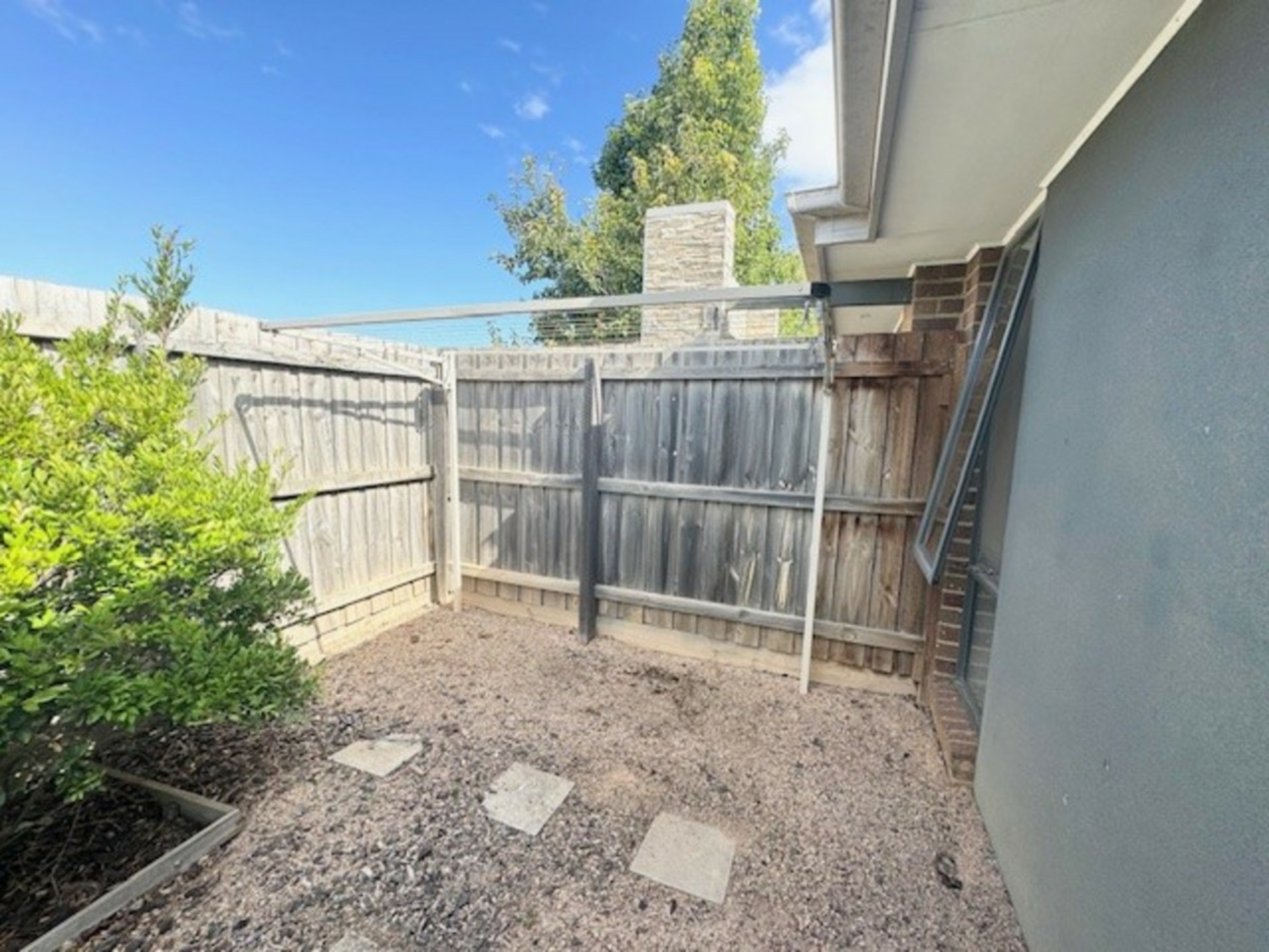 2/181 Riversdale Drive, TARNEIT