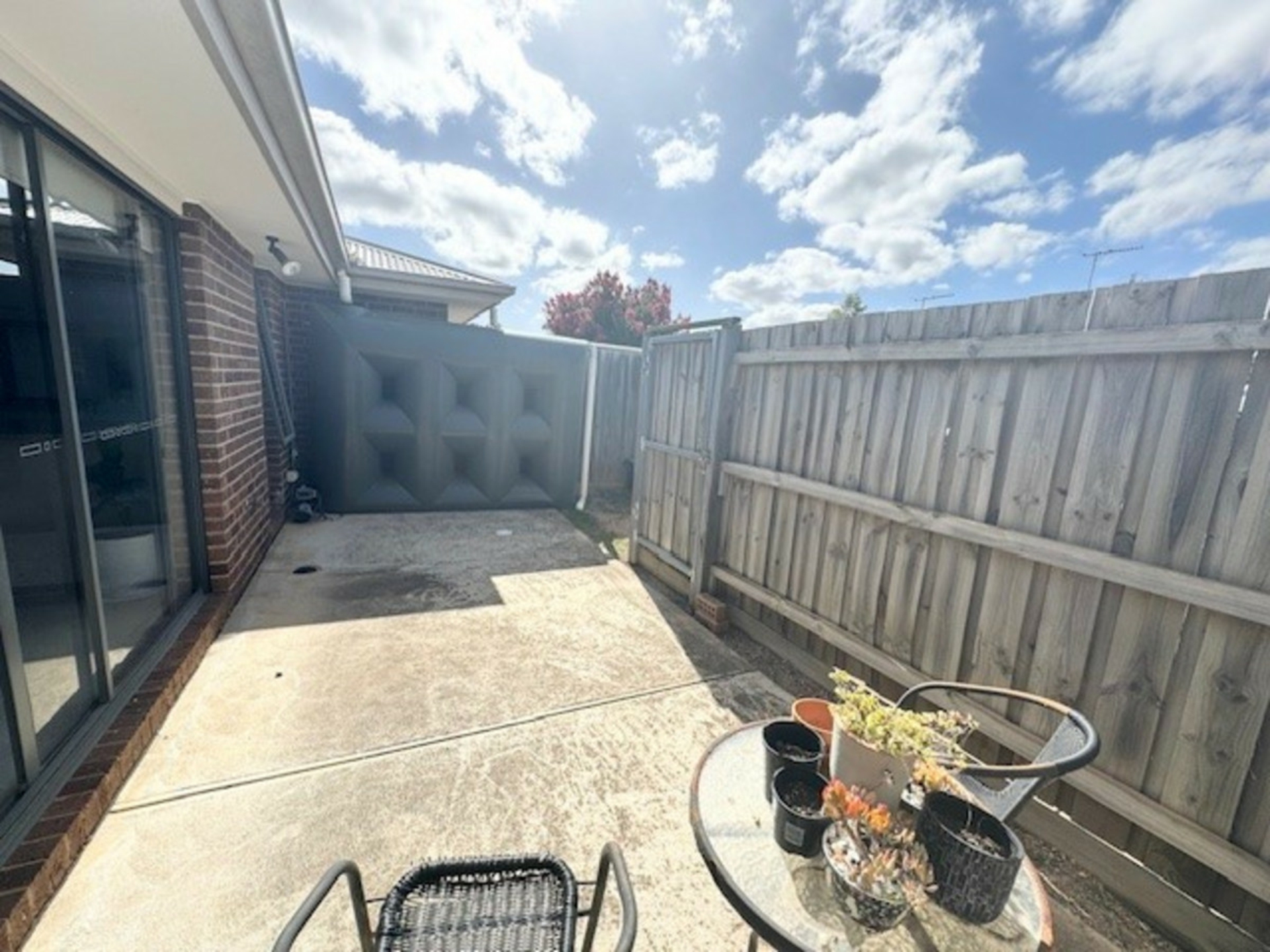 2/181 Riversdale Drive, TARNEIT