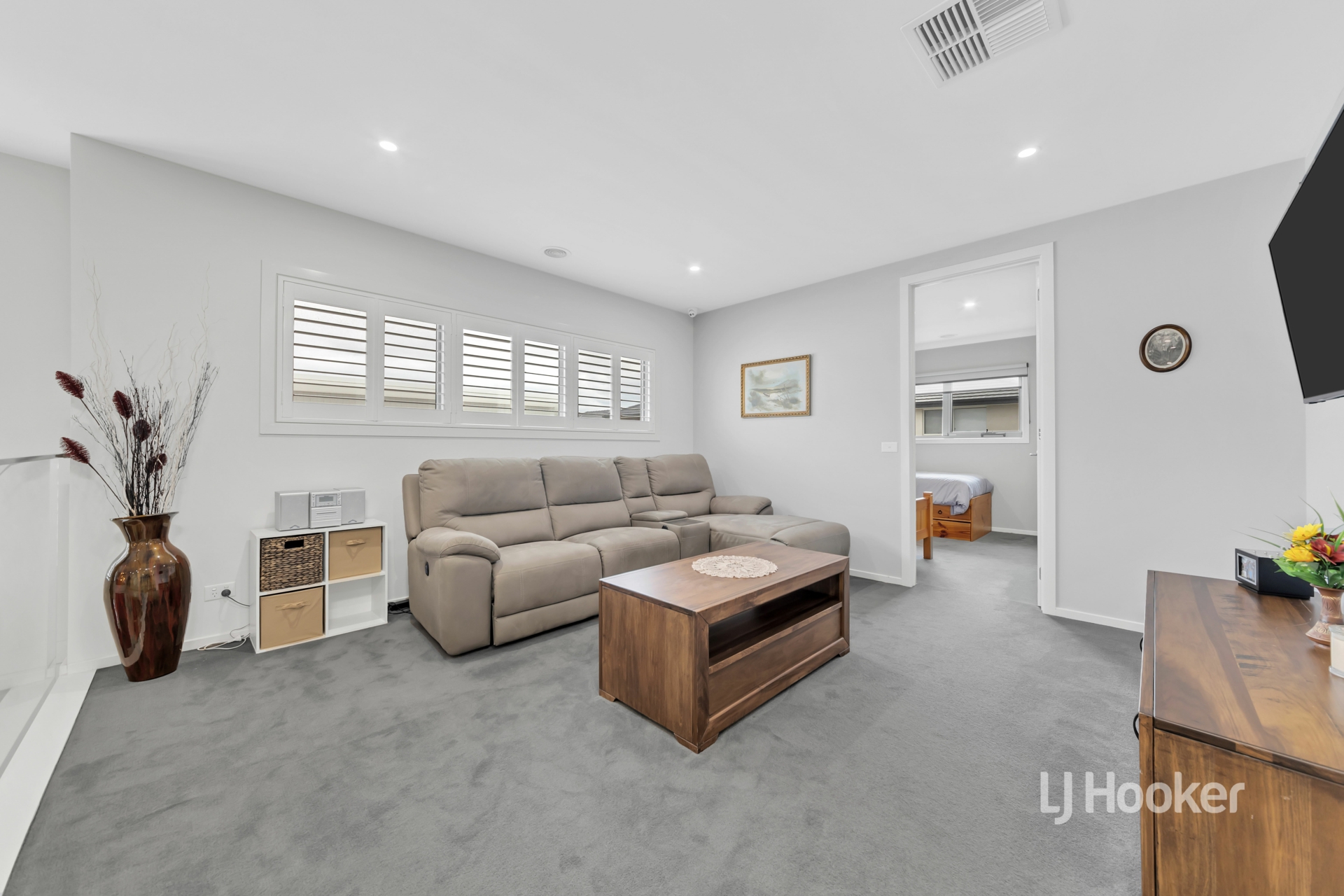 27 Liverpool Street, POINT COOK