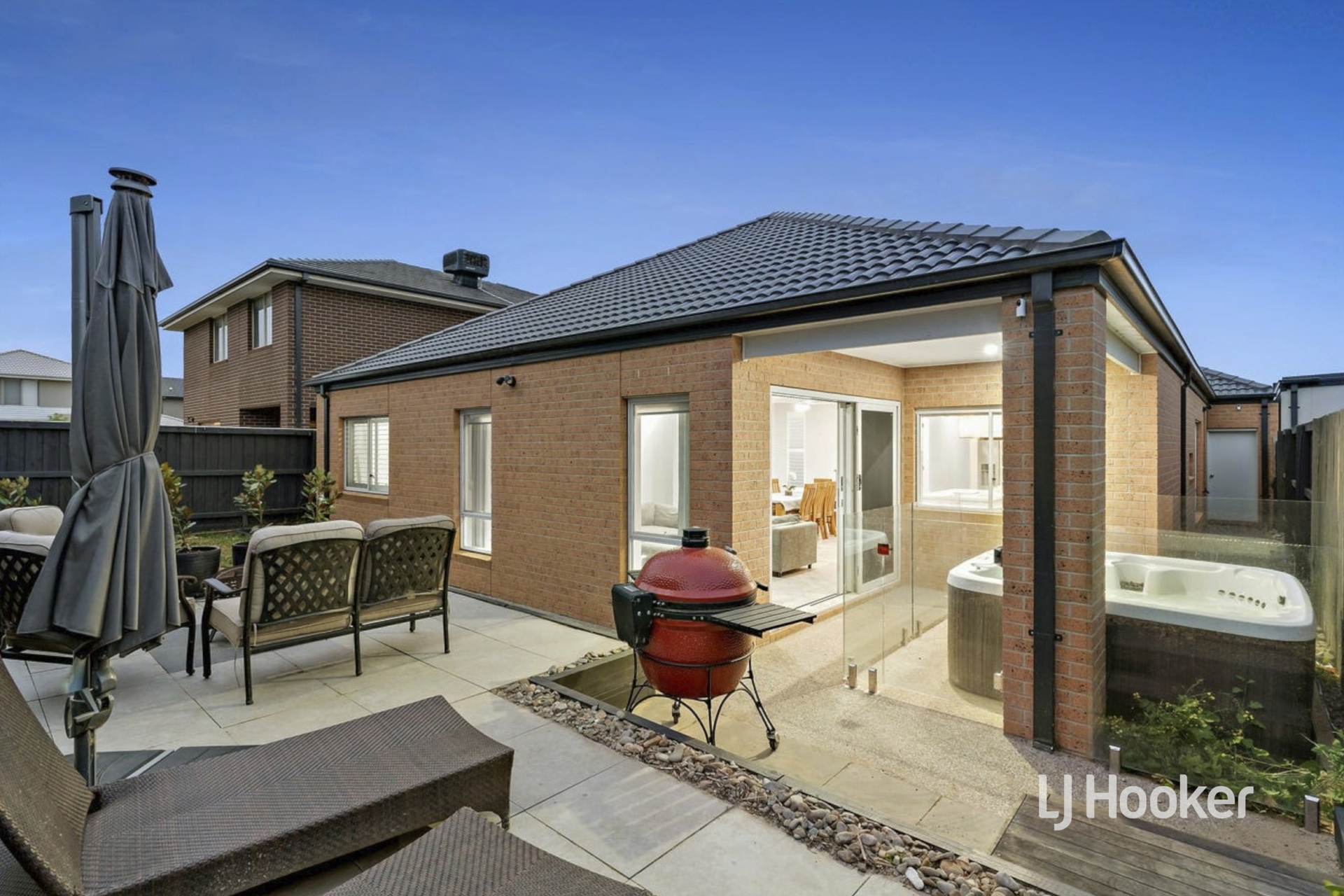 19 Eaglemont Way — photo 10 of 15