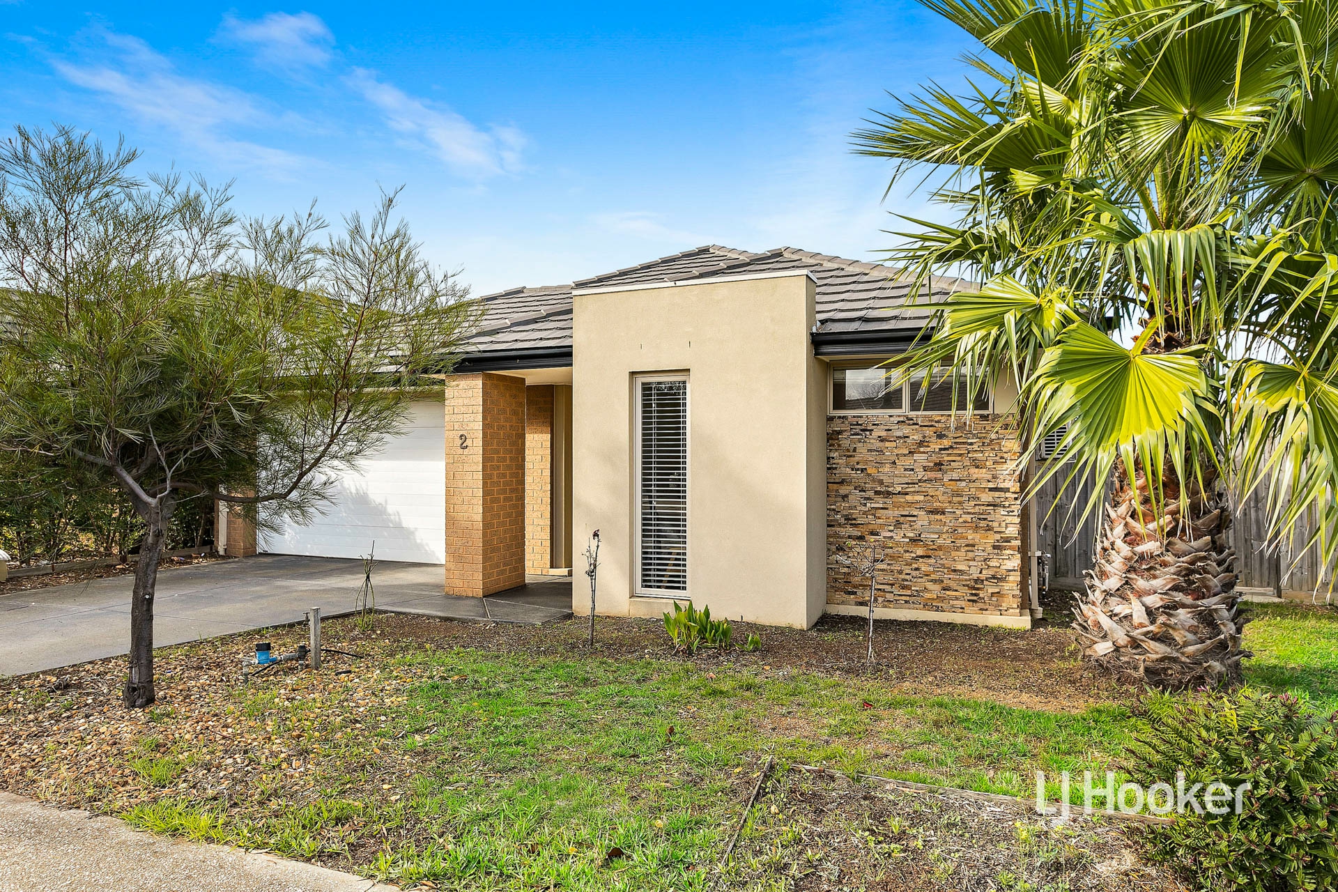 2 Pinoak Street, Point Cook