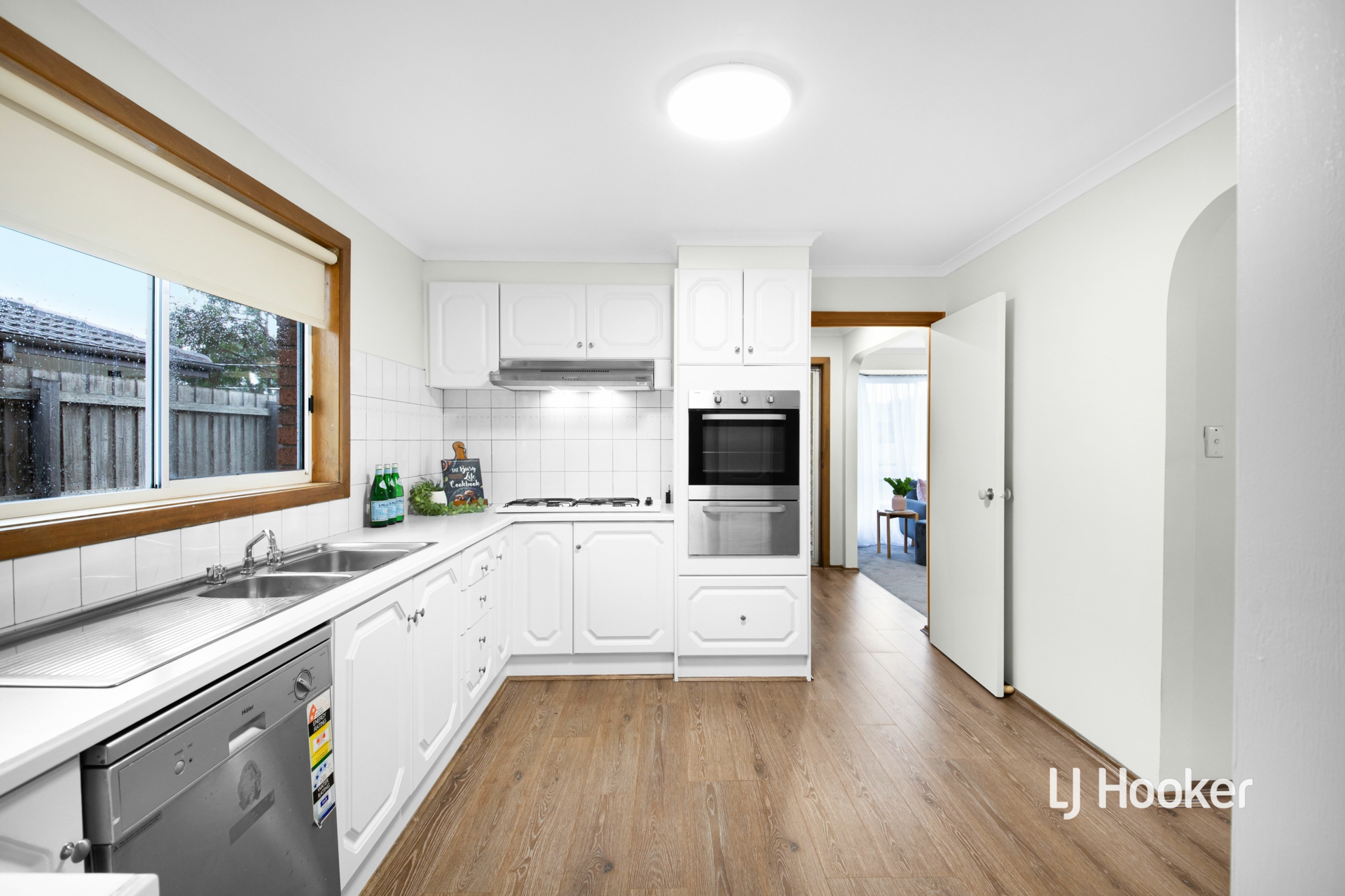 16 Devenport Court, ALTONA MEADOWS