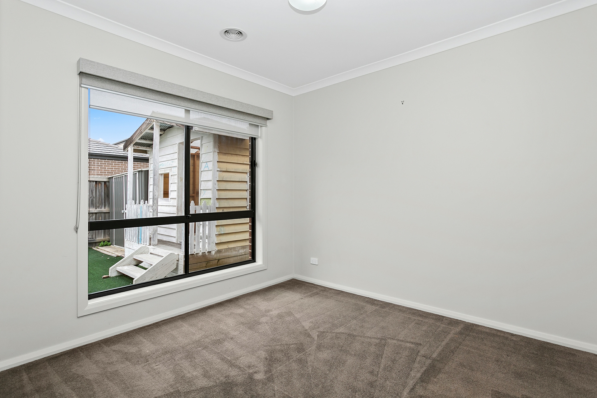 73 Kingsford Drive, POINT COOK
