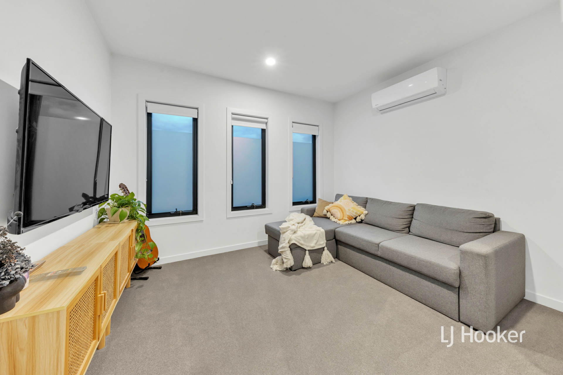 299 Waterhaven Boulevard, POINT COOK