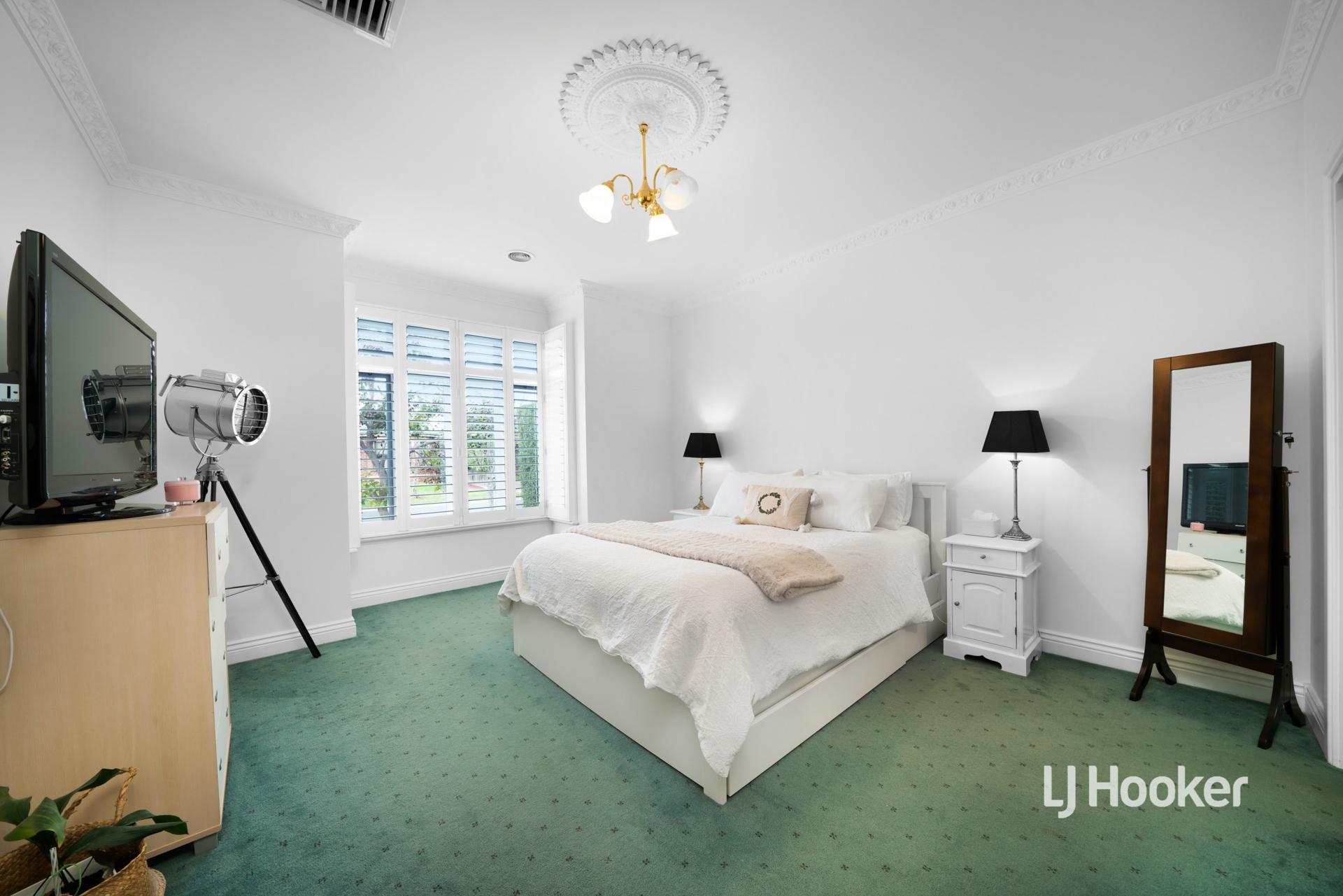 17 Creswick Drive, POINT COOK