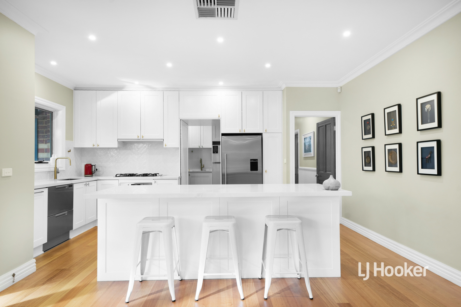 17 Creswick Drive, POINT COOK
