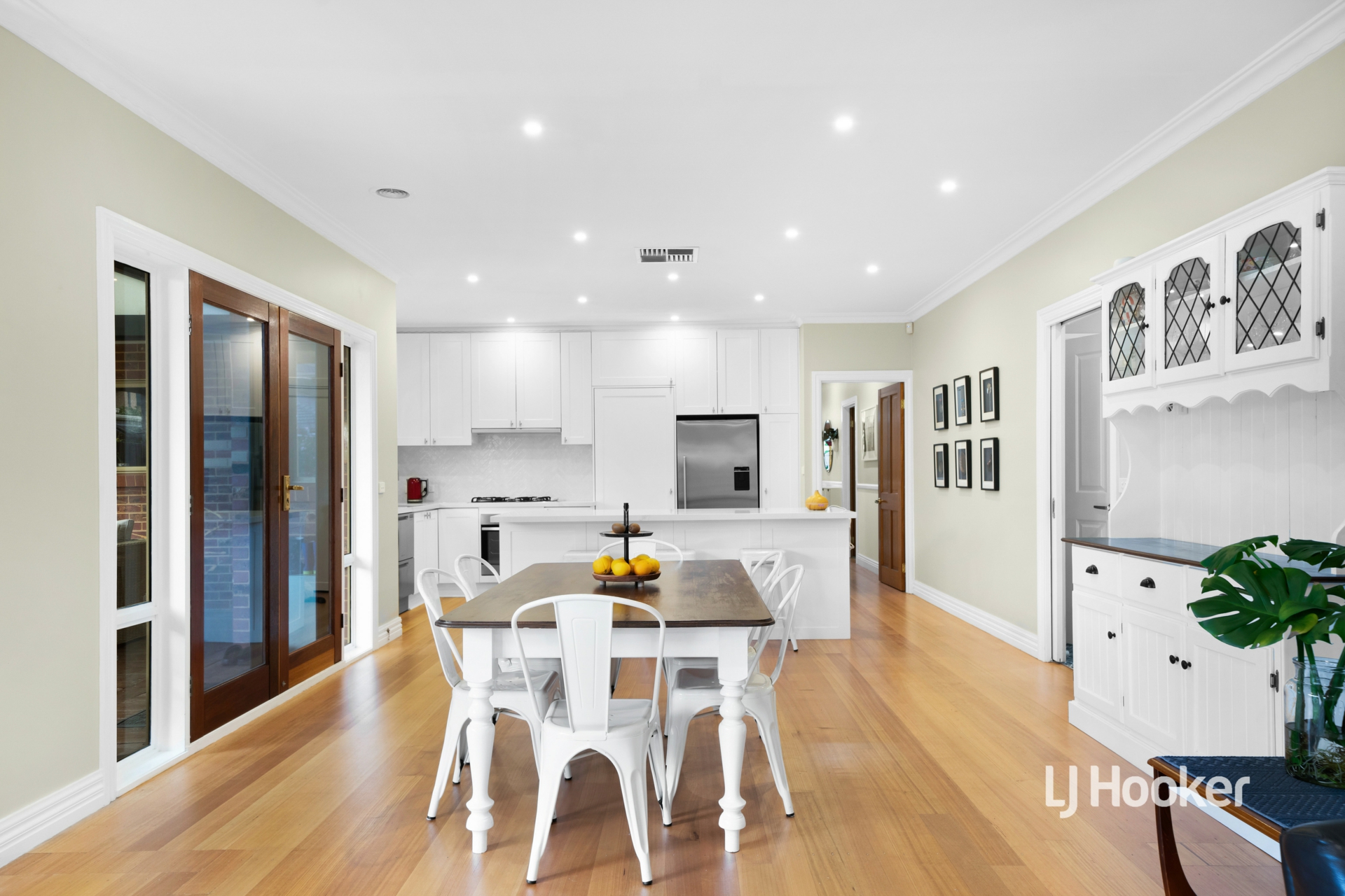 17 Creswick Drive, POINT COOK