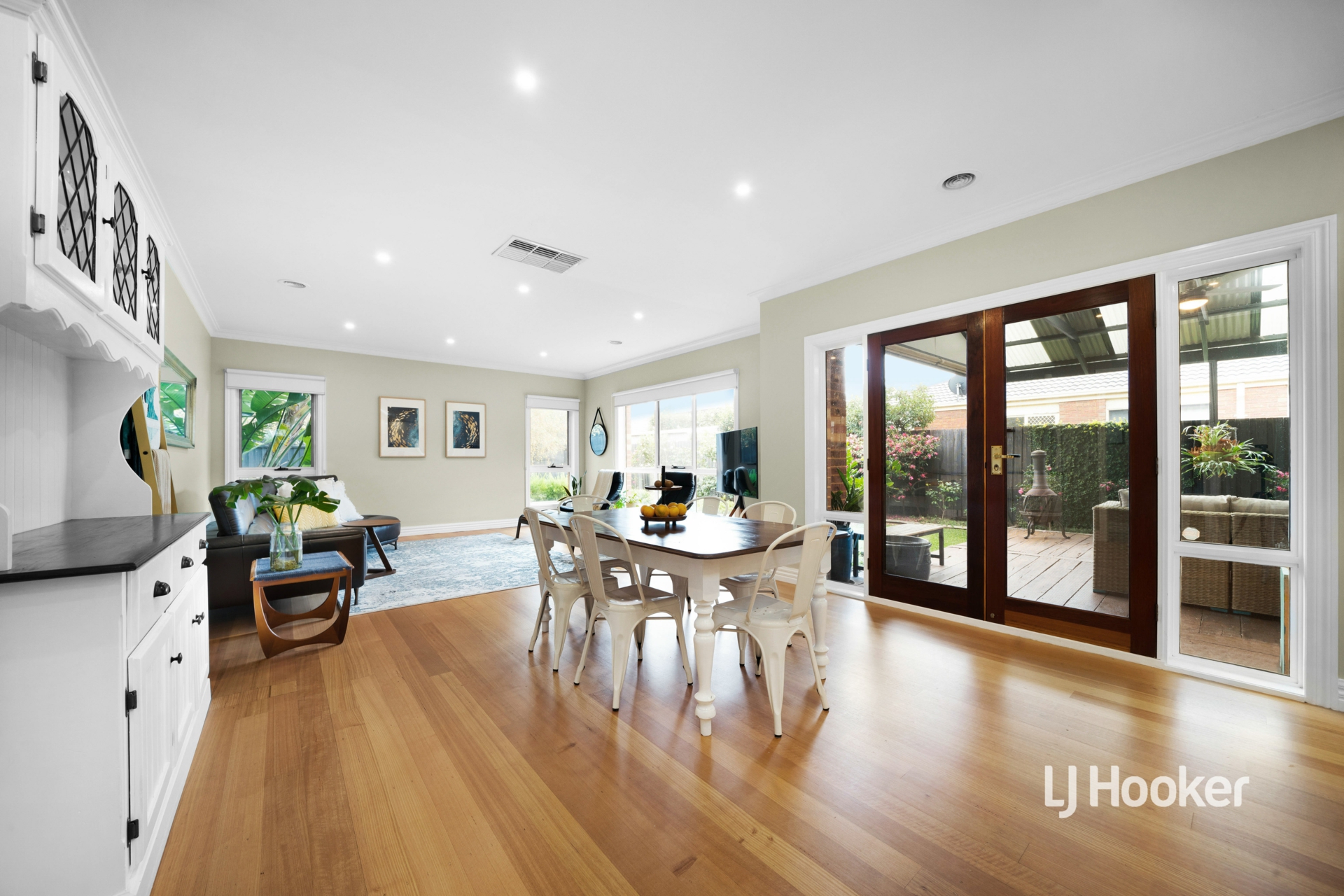 17 Creswick Drive, POINT COOK