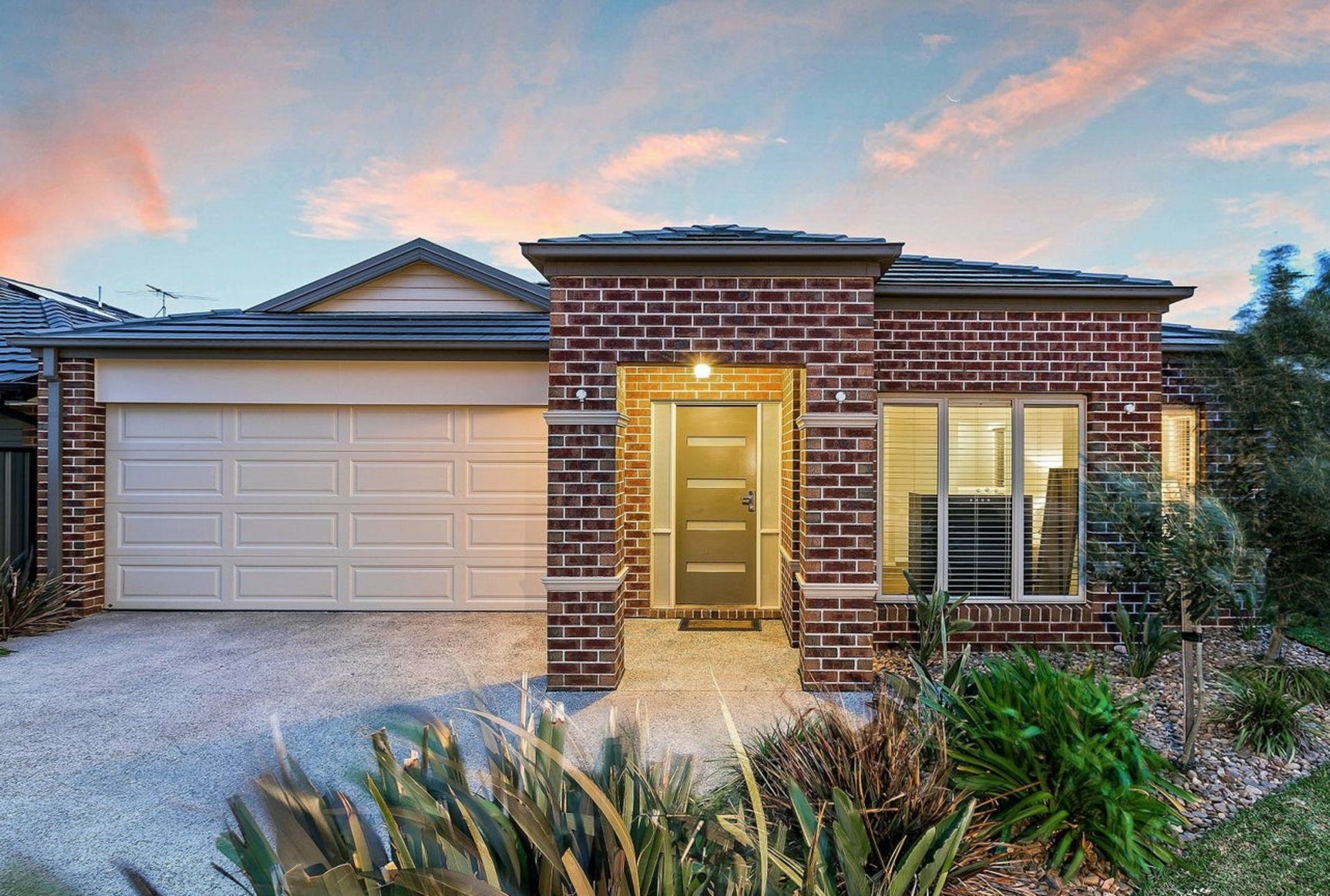 21 Derham Drive Point Cook VIC
