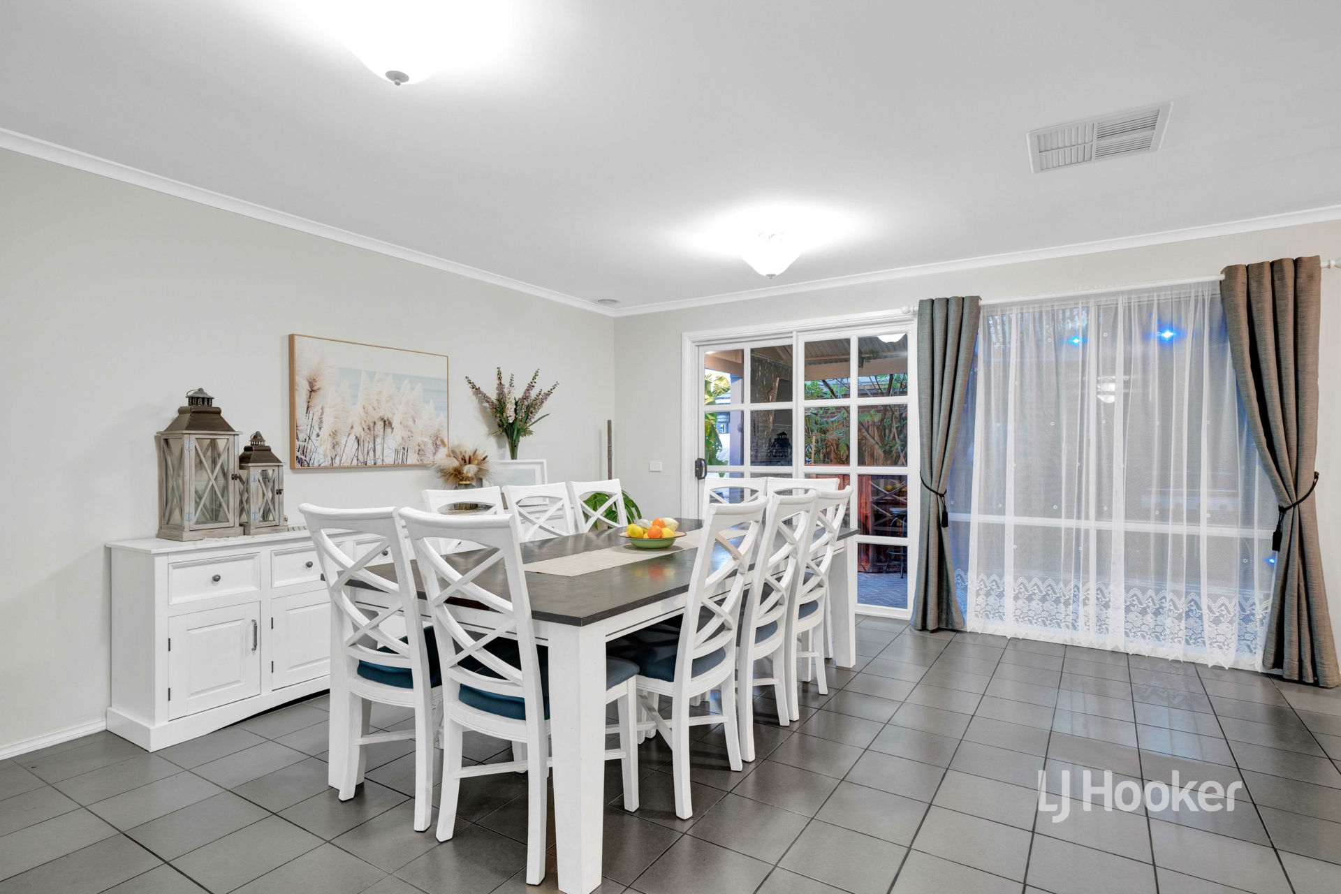 25 Machair Drive, POINT COOK