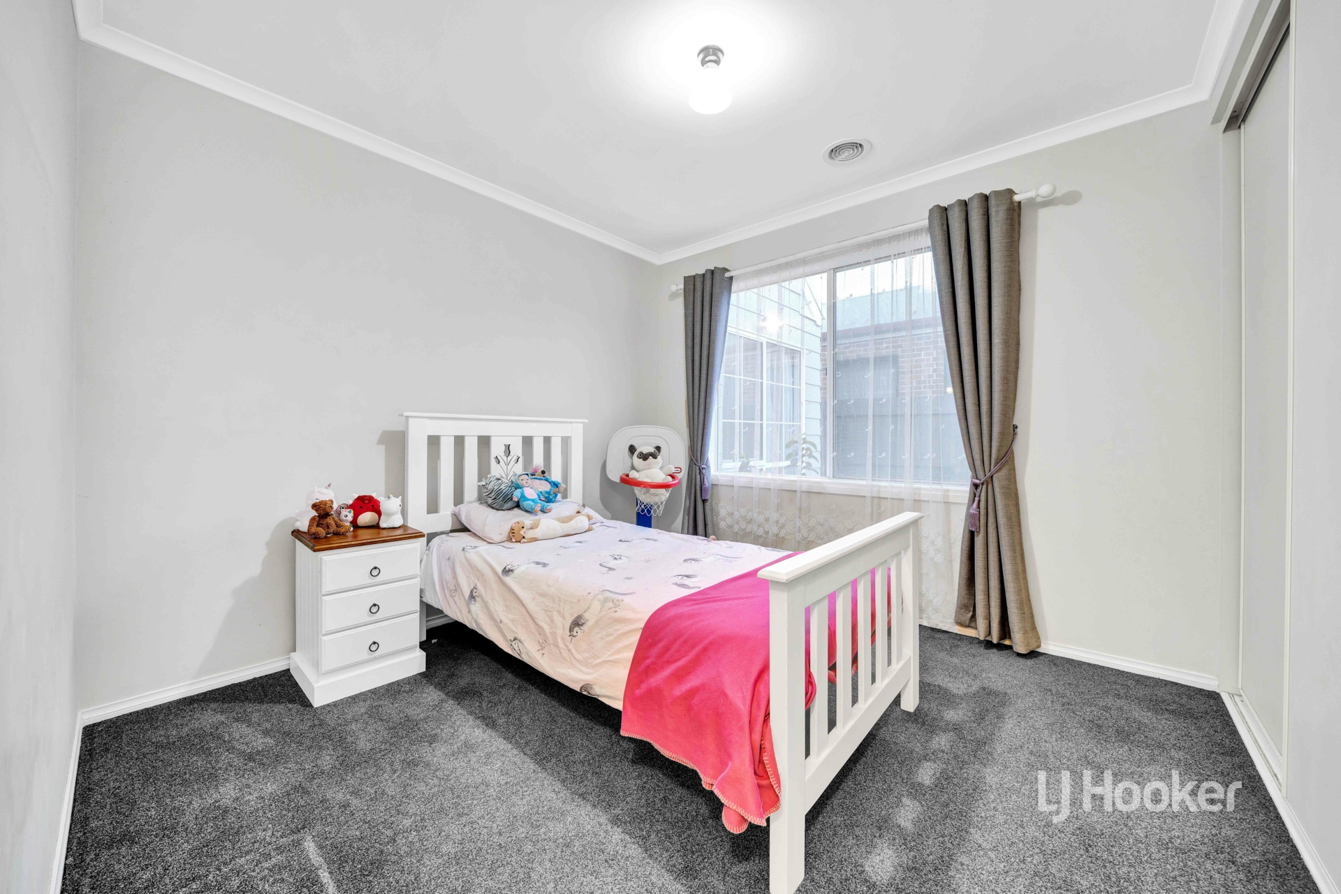 25 Machair Drive, POINT COOK