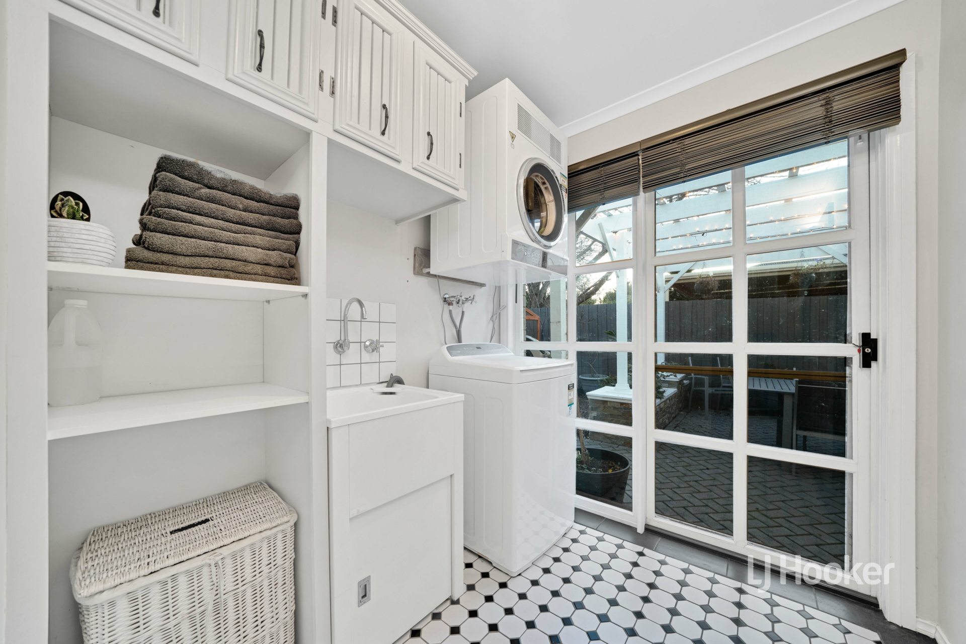 25 Machair Drive, POINT COOK