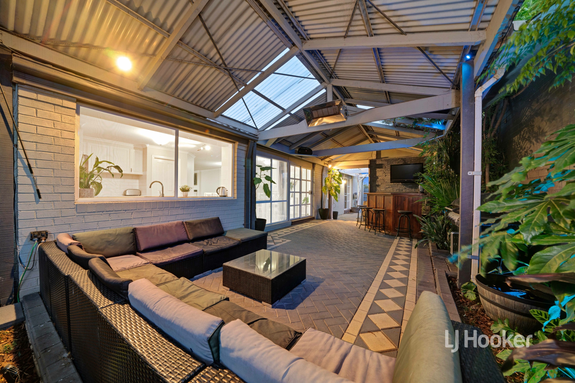 25 Machair Drive, POINT COOK