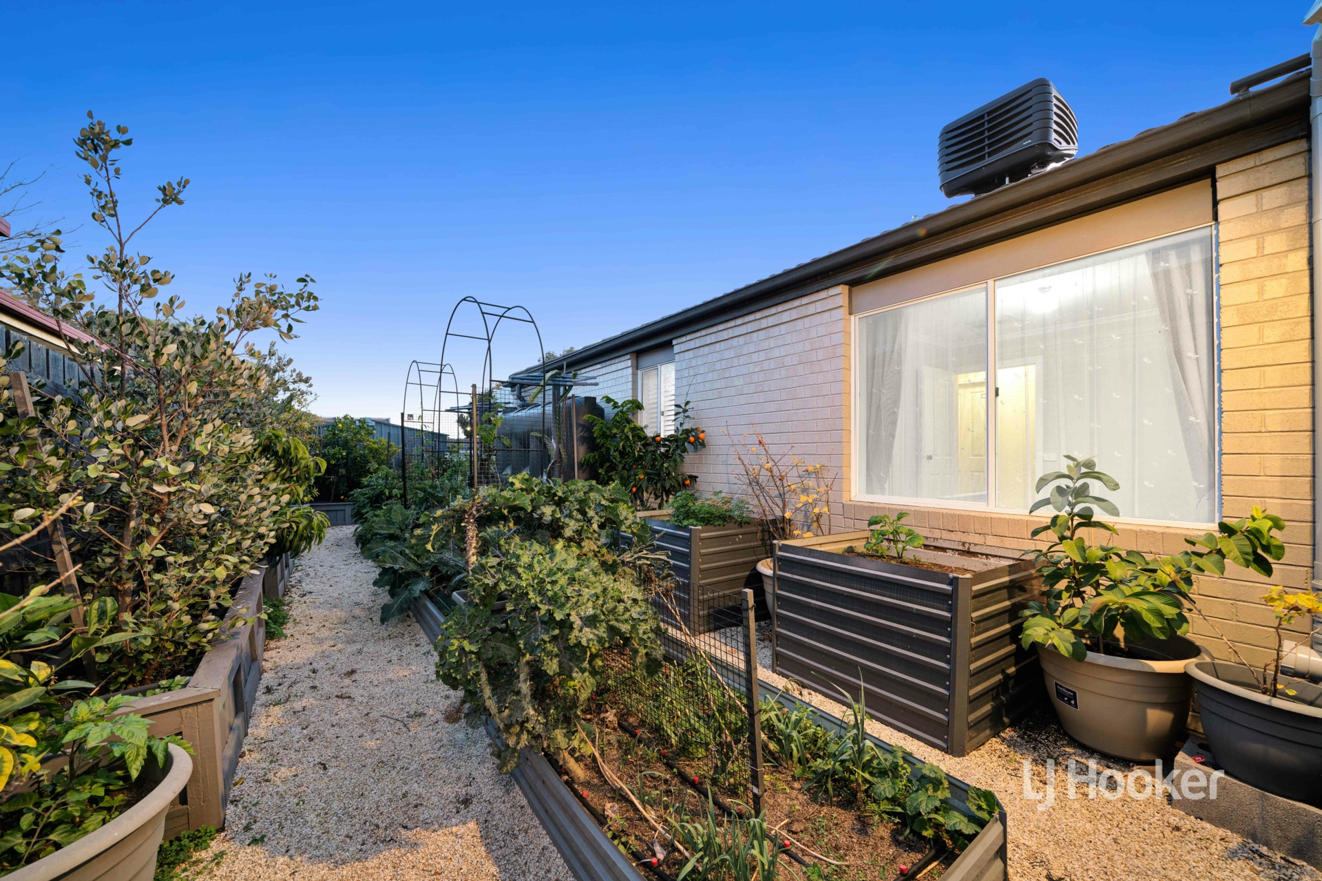 25 Machair Drive, POINT COOK