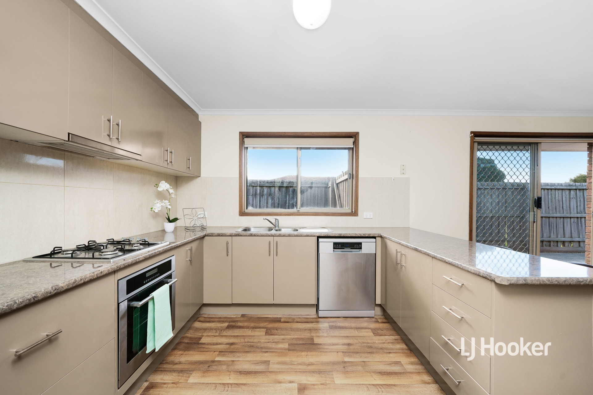 44 Bruce Street South, ALTONA MEADOWS