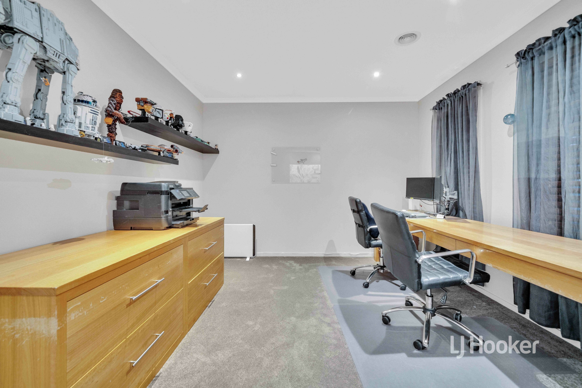 27 Peppertree Drive, POINT COOK