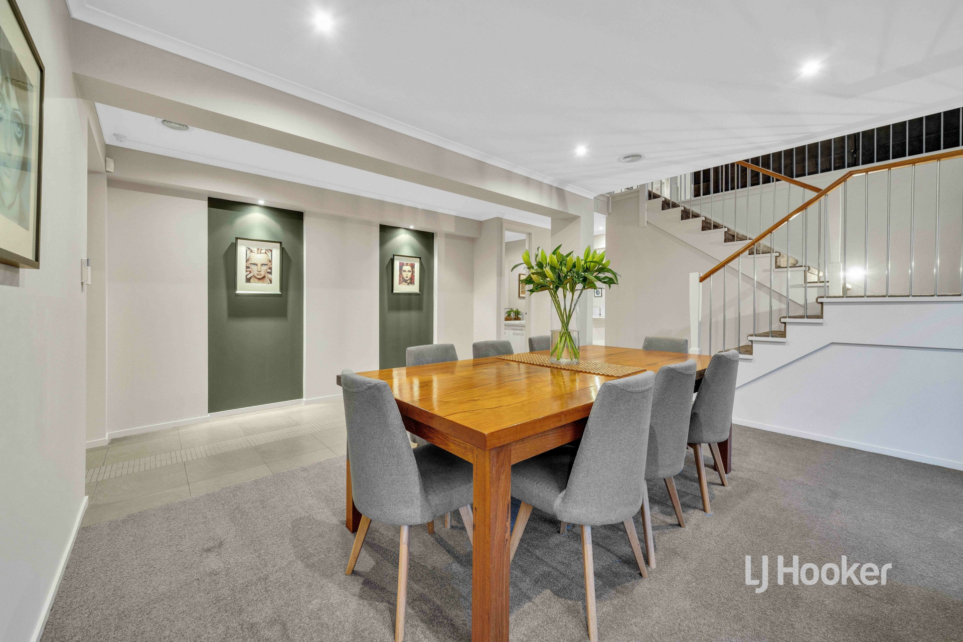 27 Peppertree Drive, POINT COOK