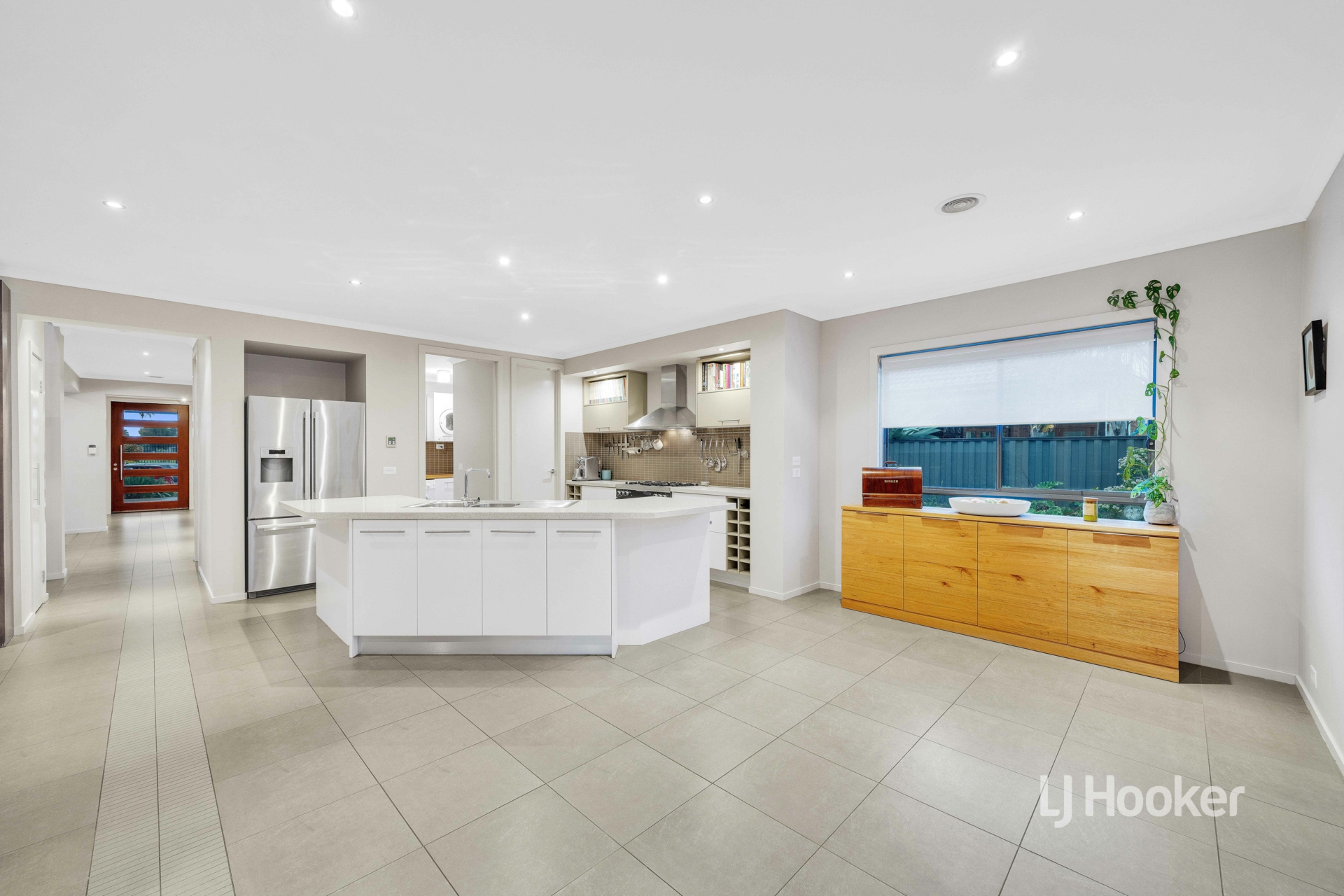 27 Peppertree Drive, POINT COOK